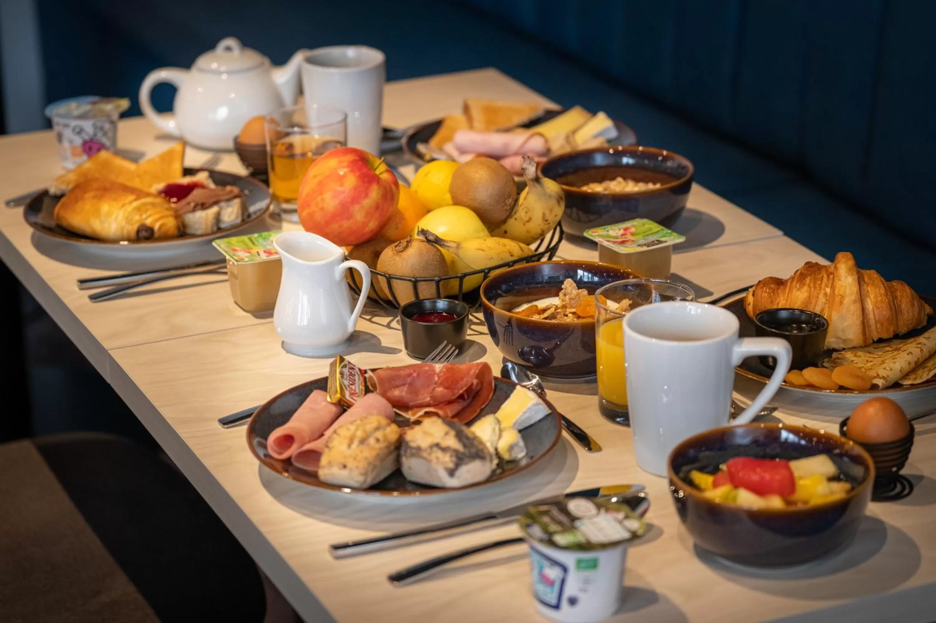 Breakfast in Kyriad Tours Sud - Ballan Mire