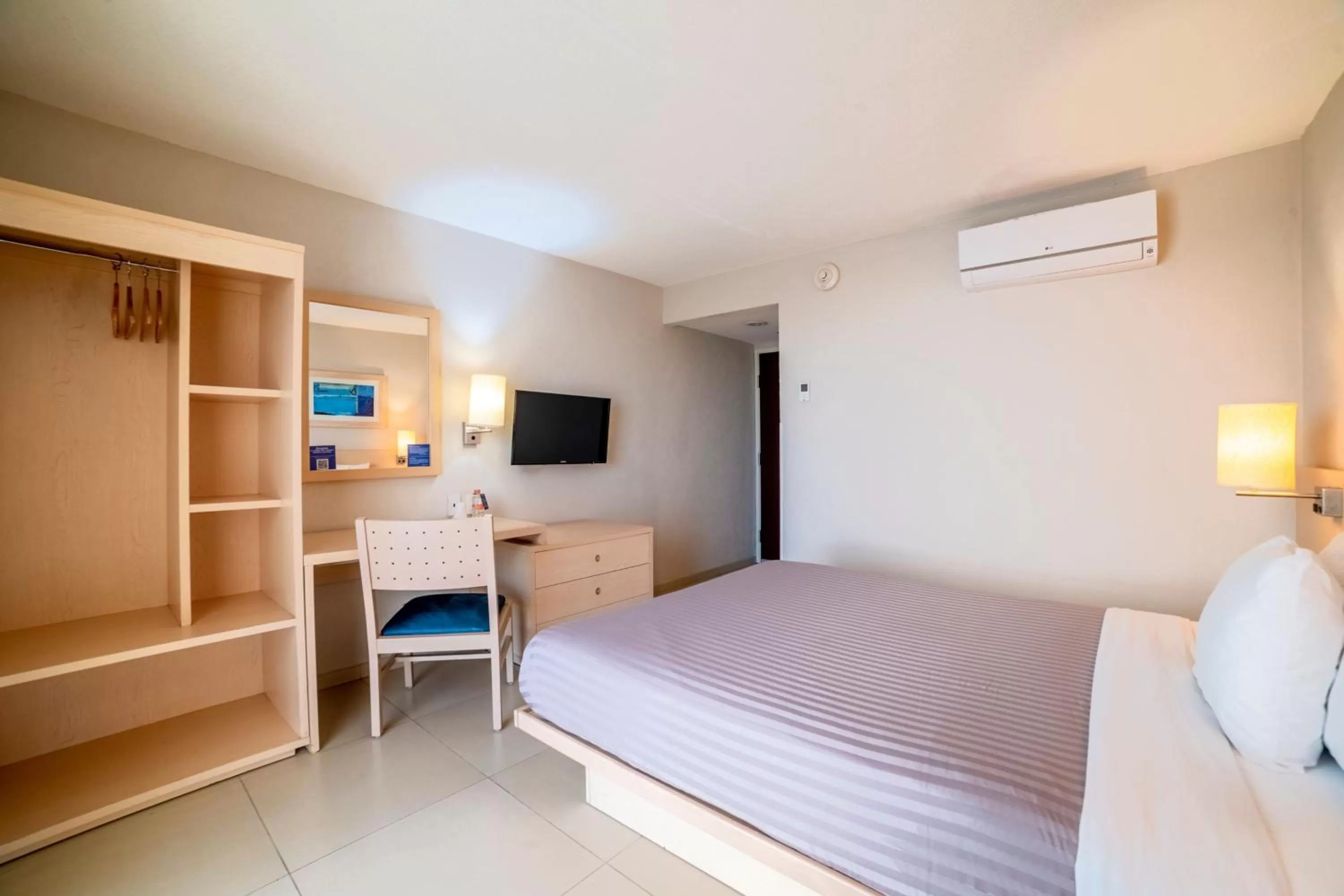 Bedroom, Bed in City Express by Marriott Ciudad del Carmen
