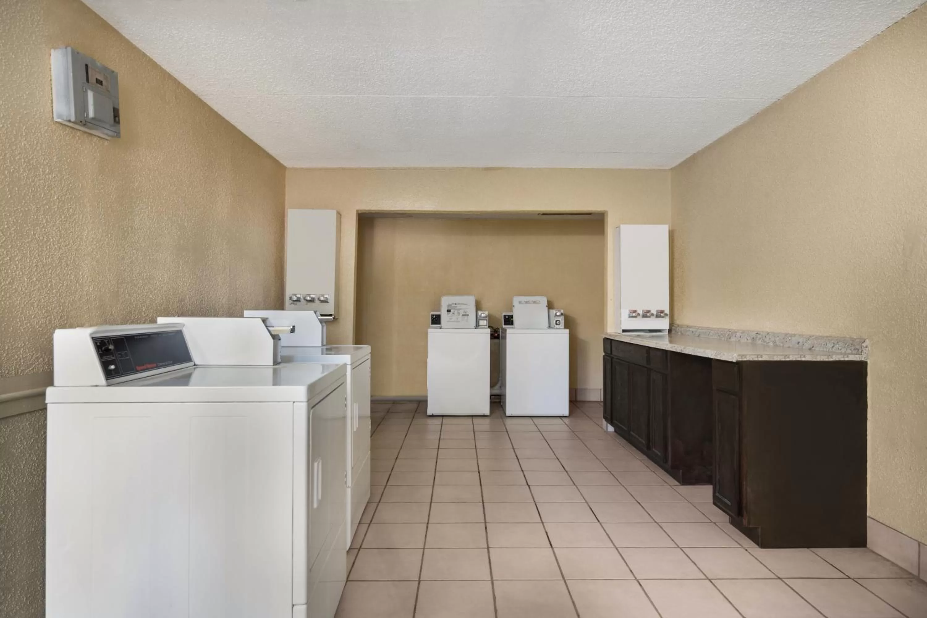 laundry in Knights Inn College Station