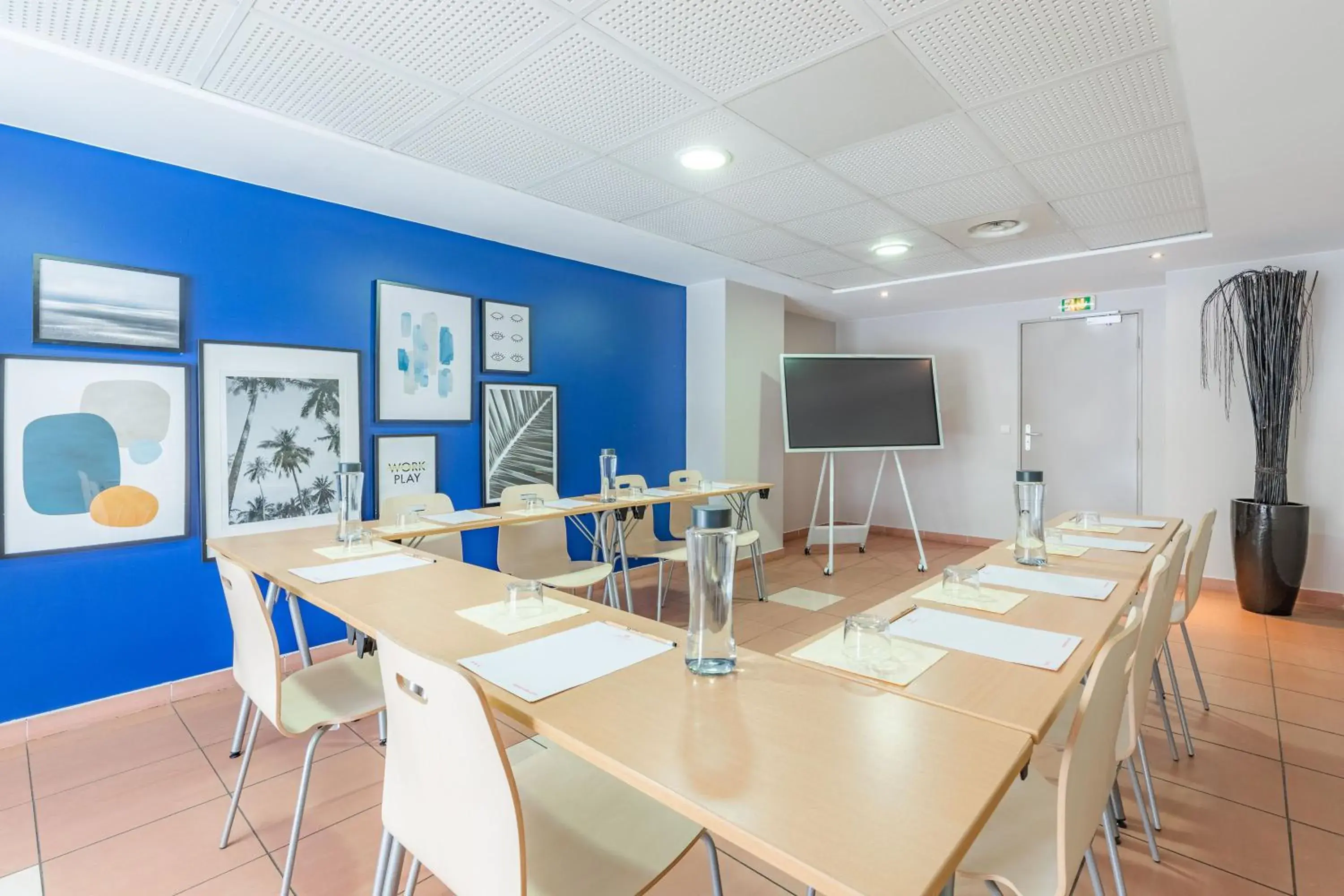 Meeting/conference room in Appart'City Confort La Ciotat - Cote Port