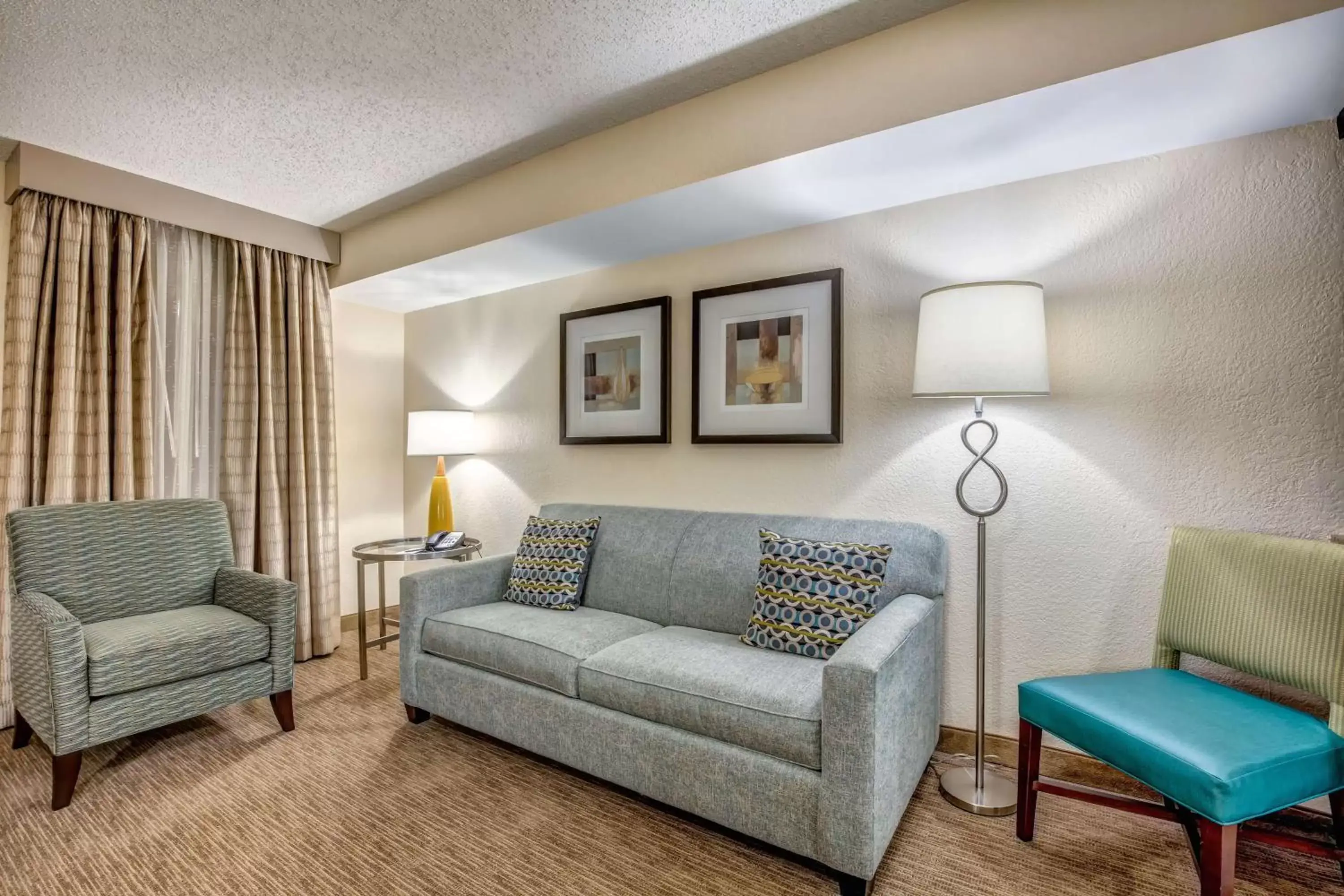 Business facilities, Seating Area in Embassy Suites Memphis