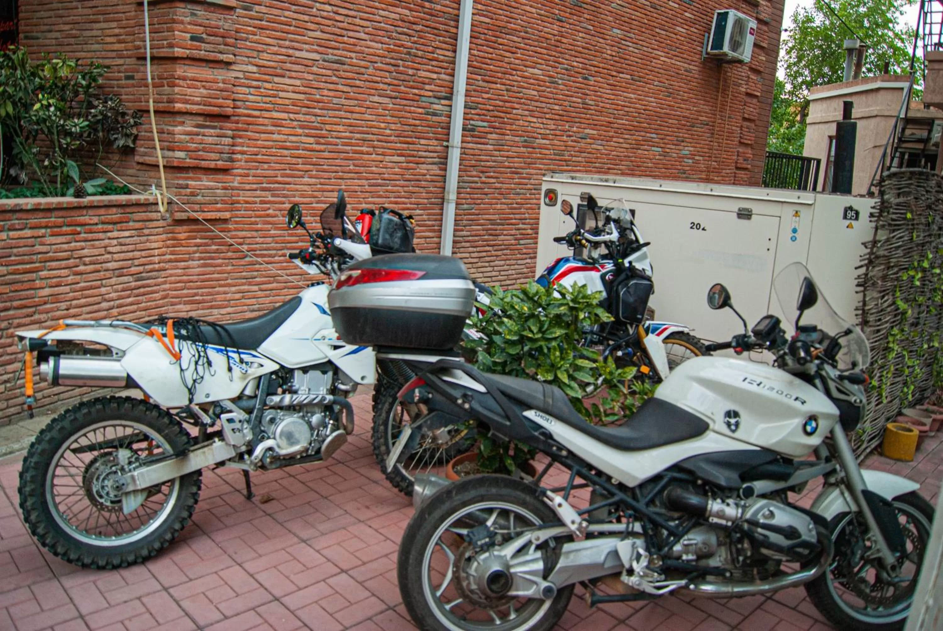 Parking in Sani Apart Hotel