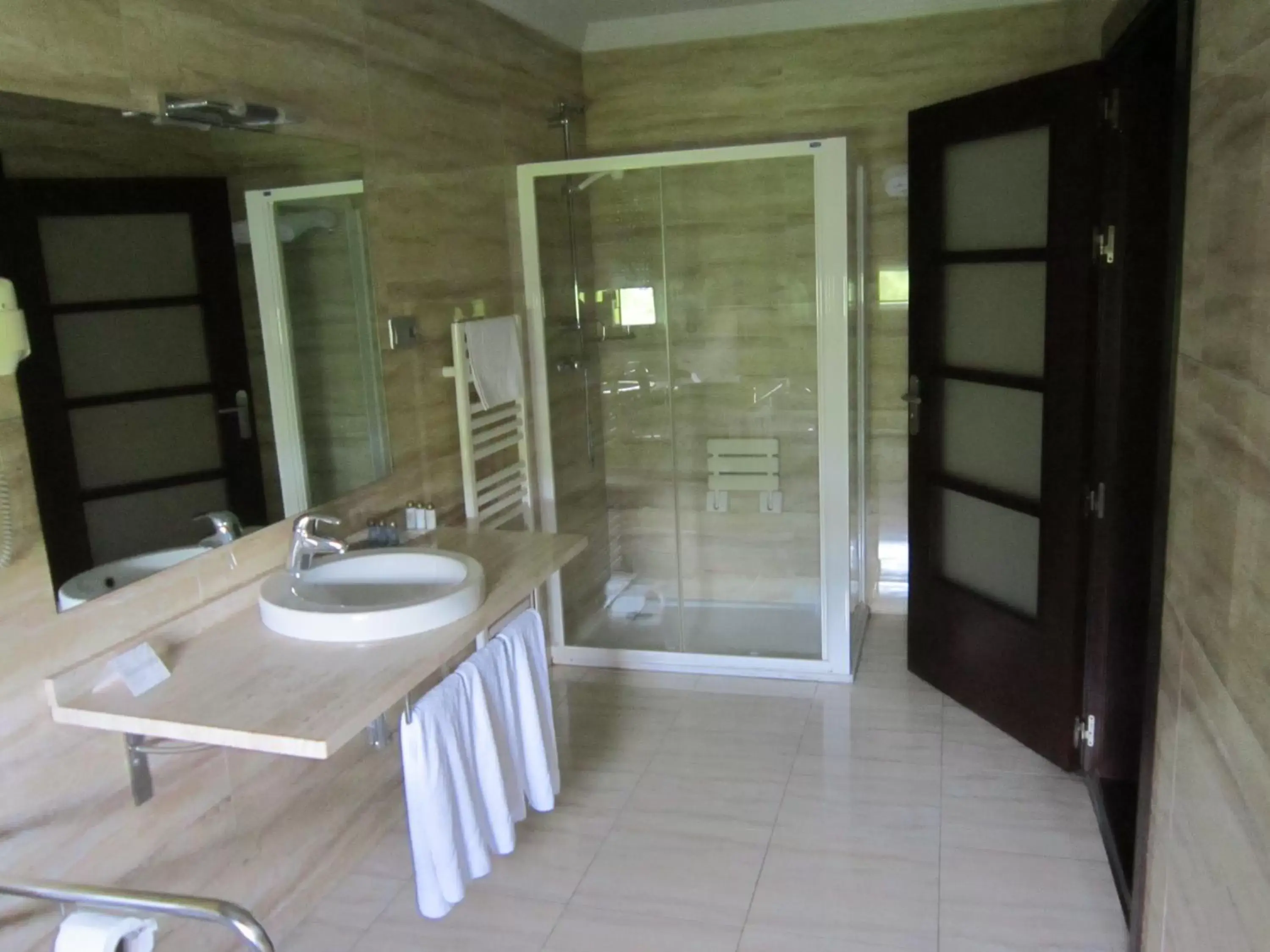 Bathroom in Euba Hotel