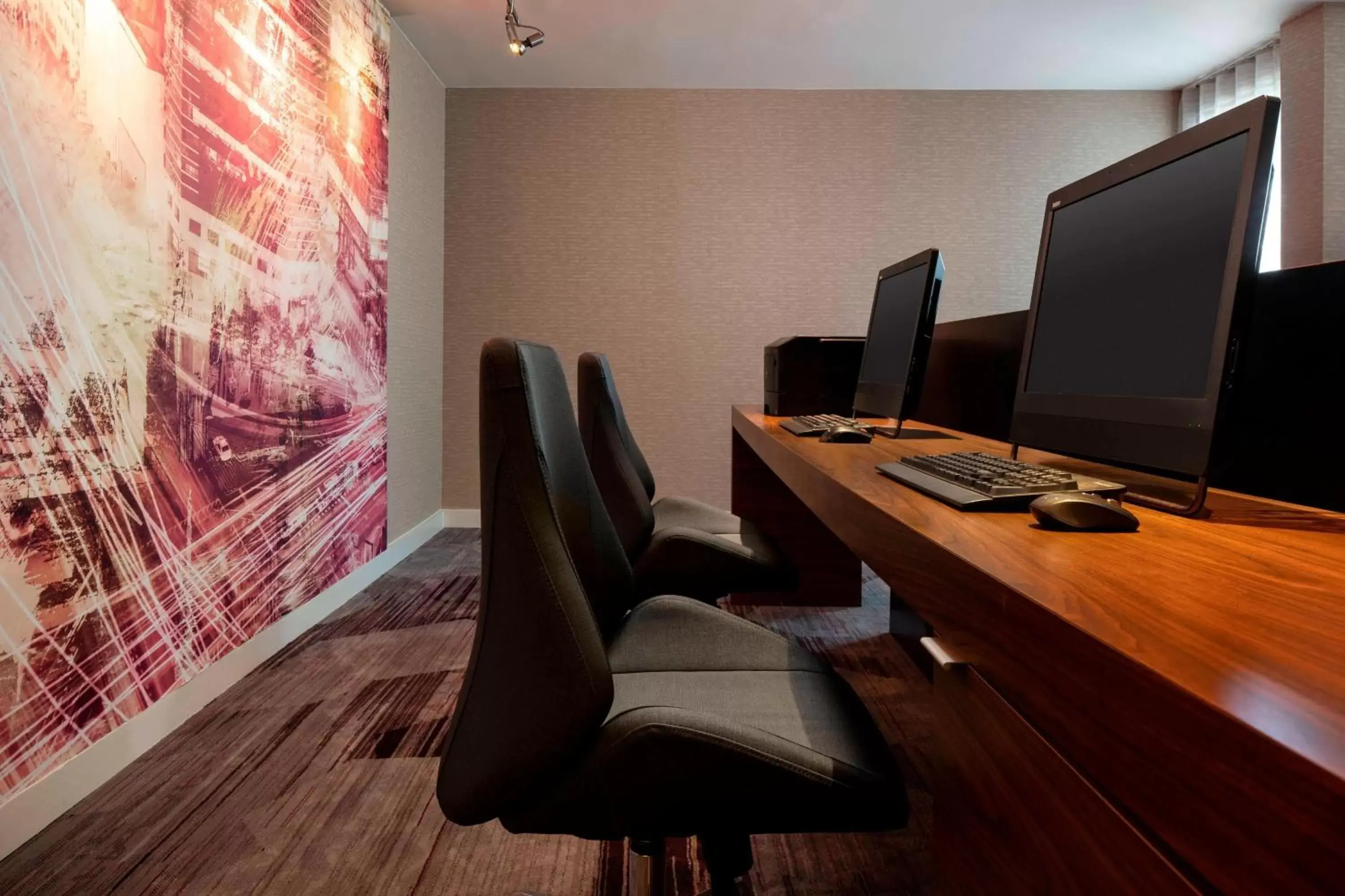 Business facilities, TV/Entertainment Center in Courtyard by Marriott San Francisco Airport