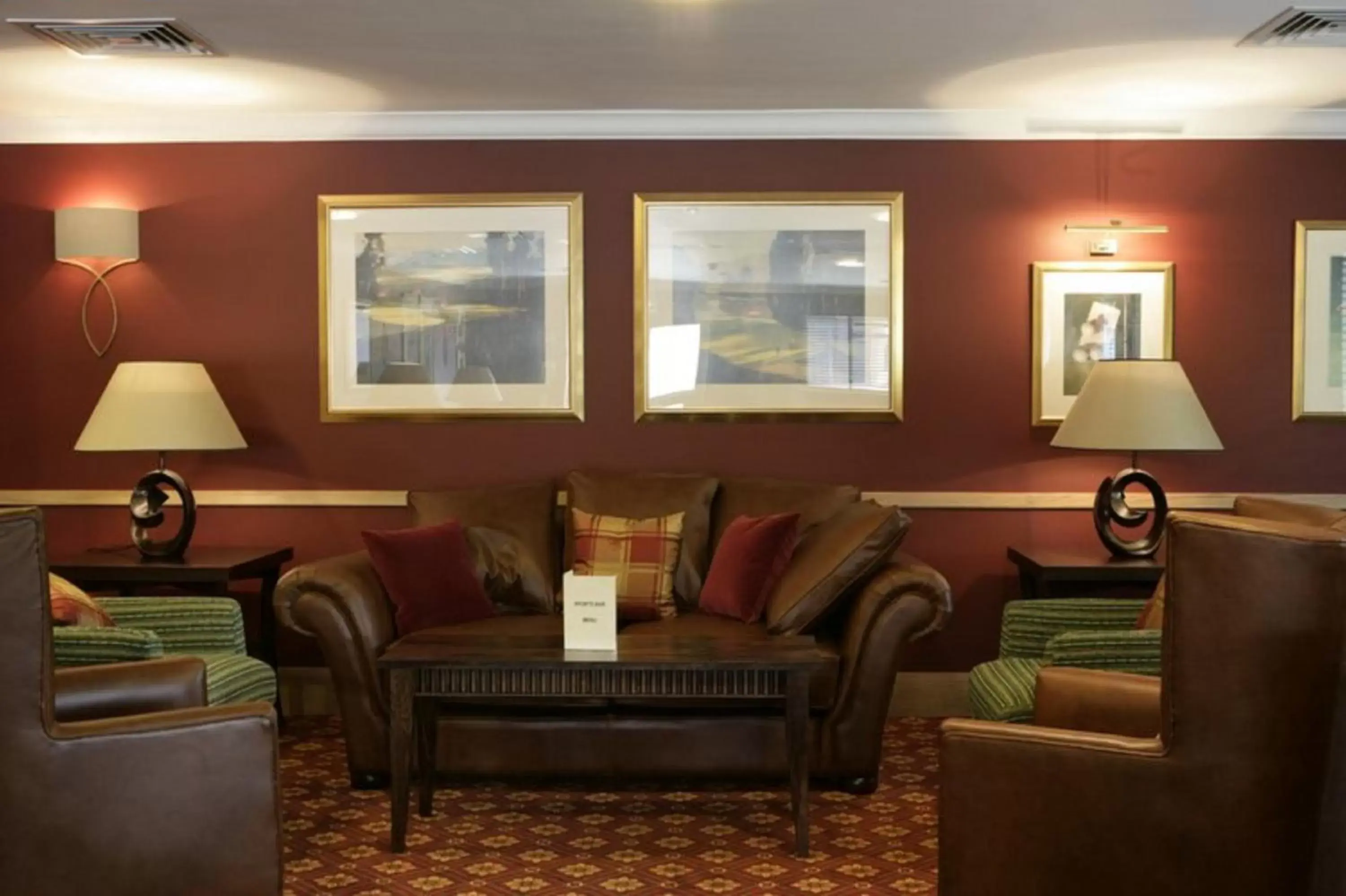 Lounge or bar, Seating Area in Macdonald Hill Valley Hotel Golf & Spa