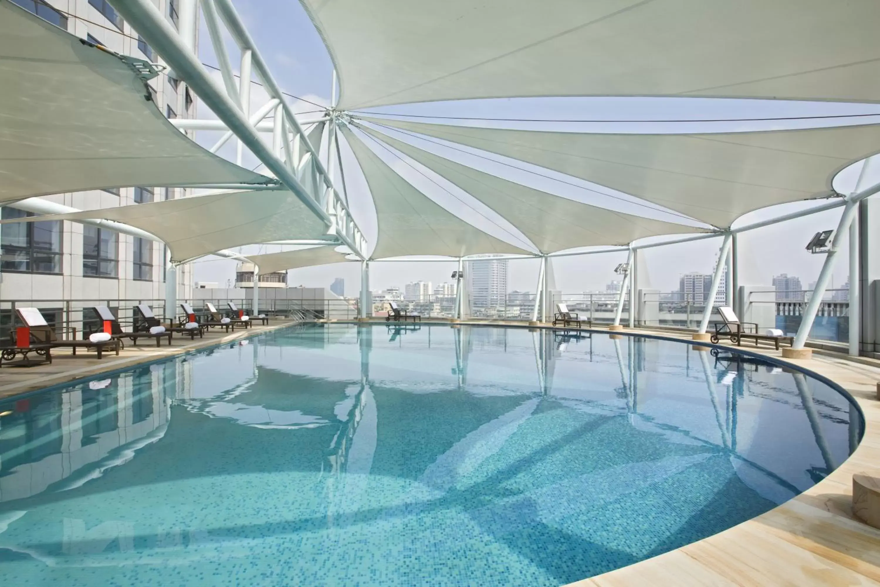 Swimming Pool in Swissotel Foshan, Guangdong - Free shuttle bus during canton fair complex during canton fair period