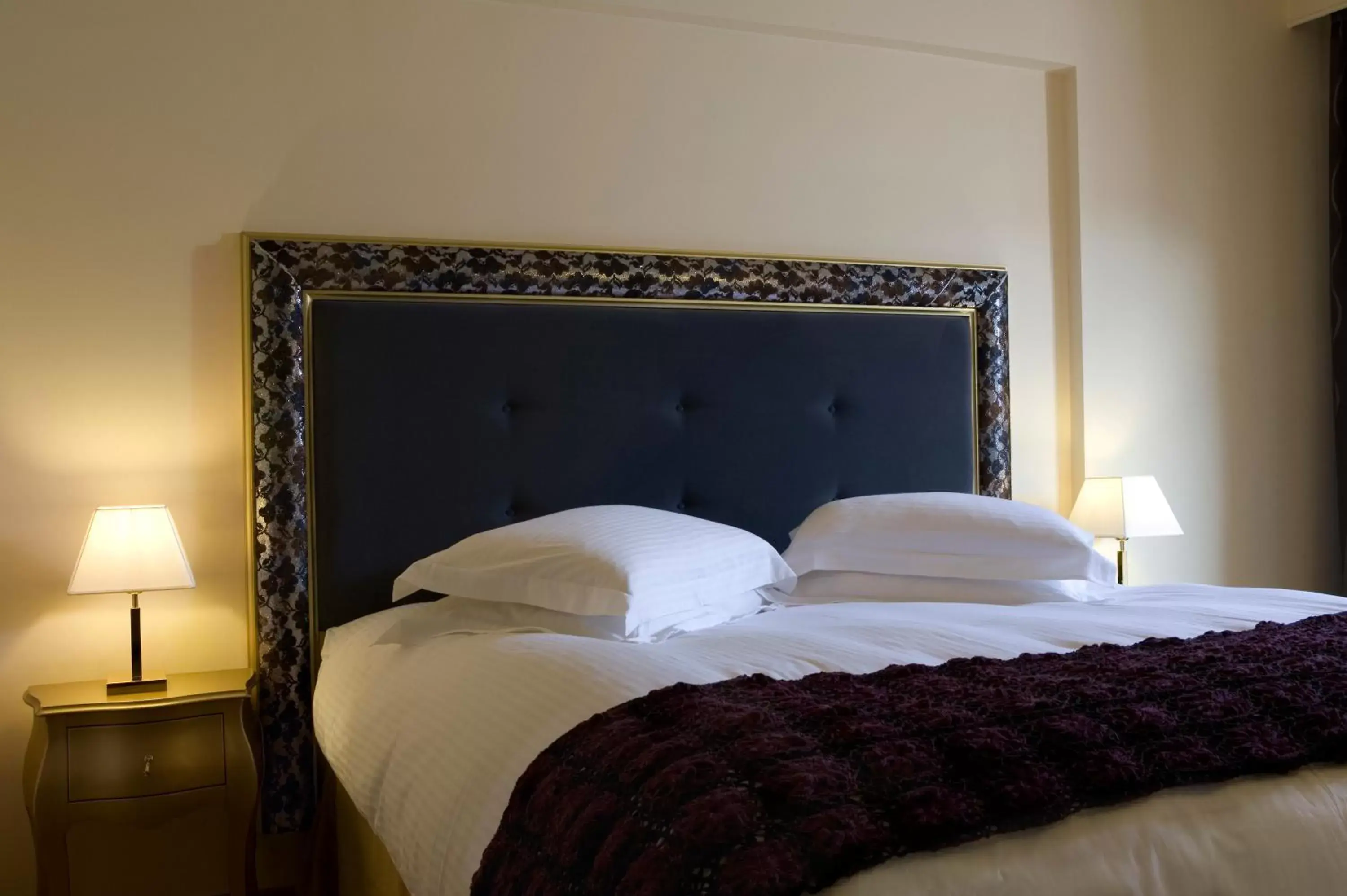 Bed in Valis Resort Hotel