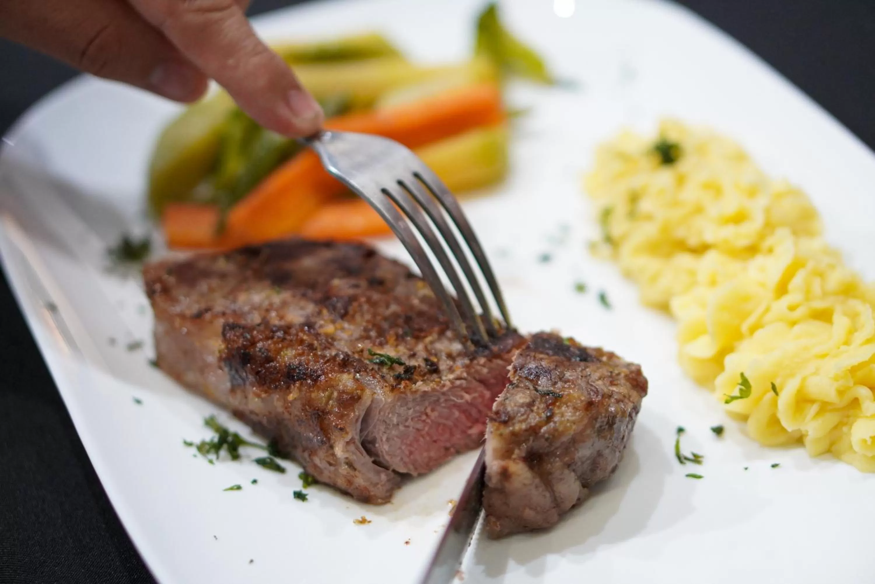 Restaurant/places to eat, Food in Hotel Puerto San Luis