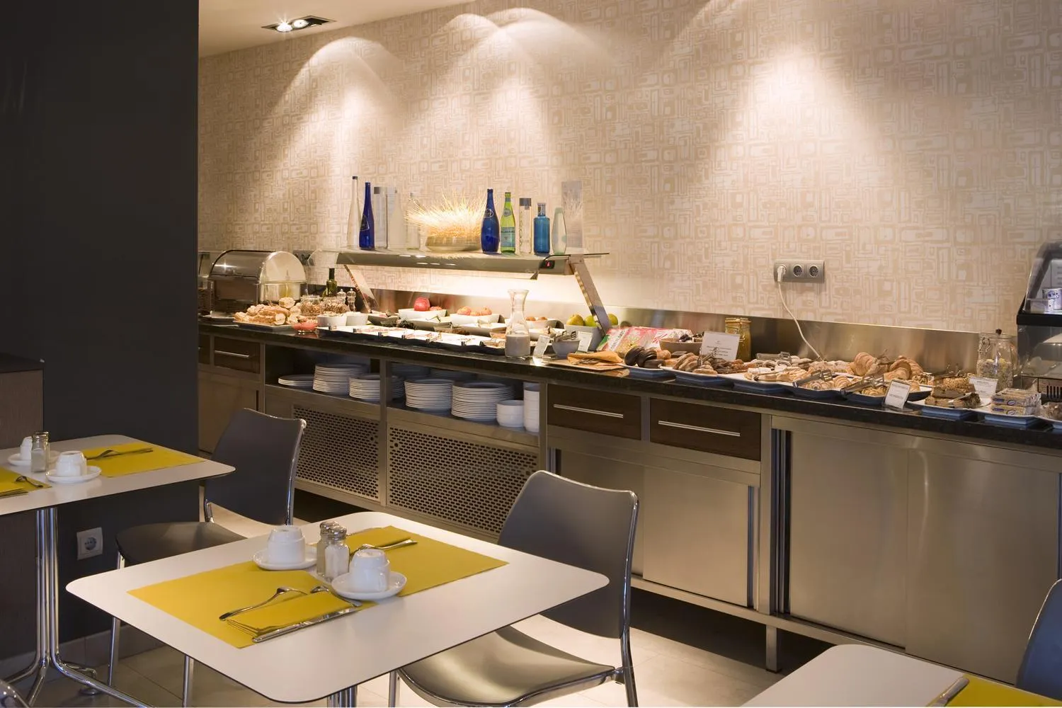 Restaurant/places to eat in Magnolia Hotel - Adults Only