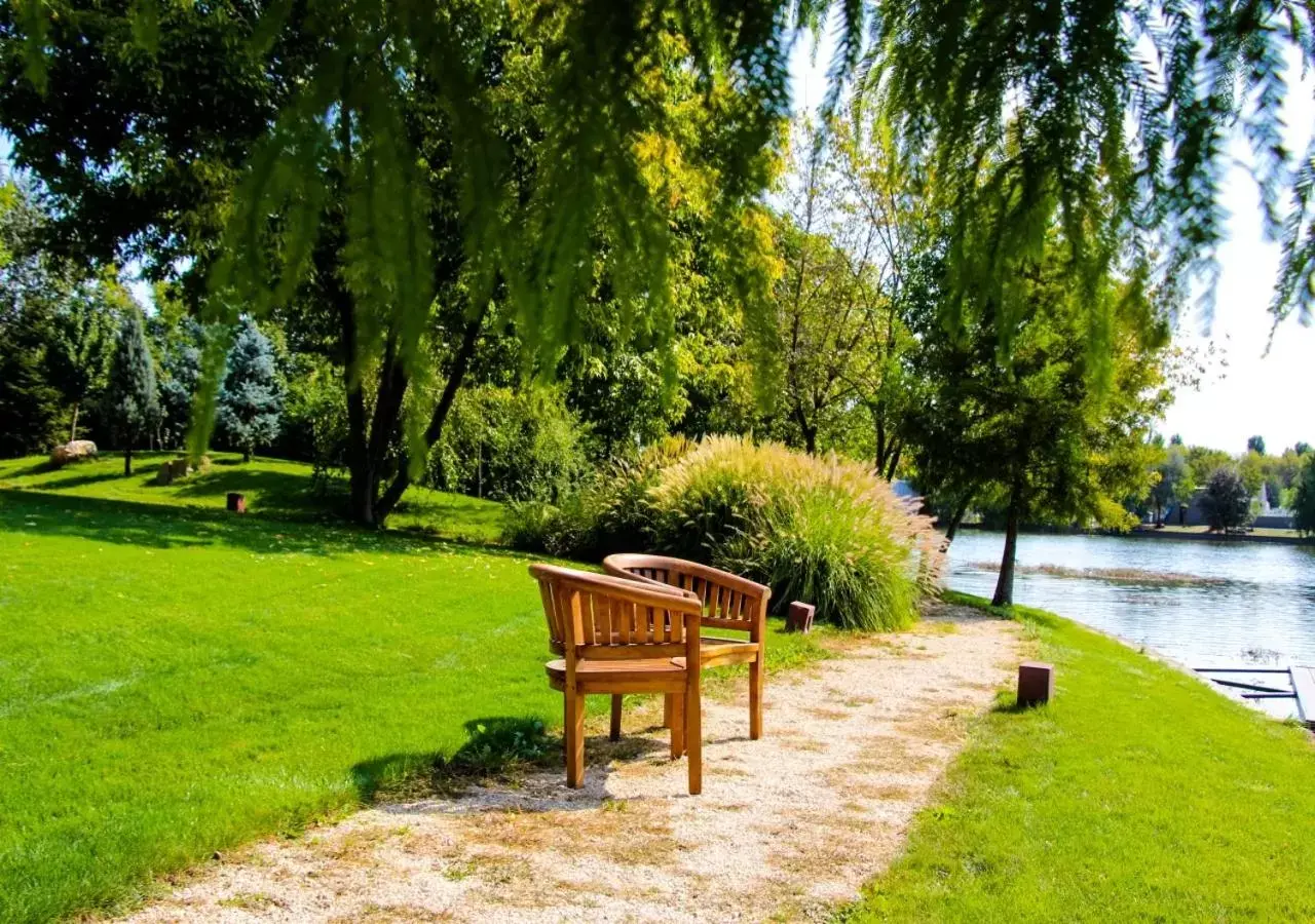 Spring, Garden in Caro Hotel