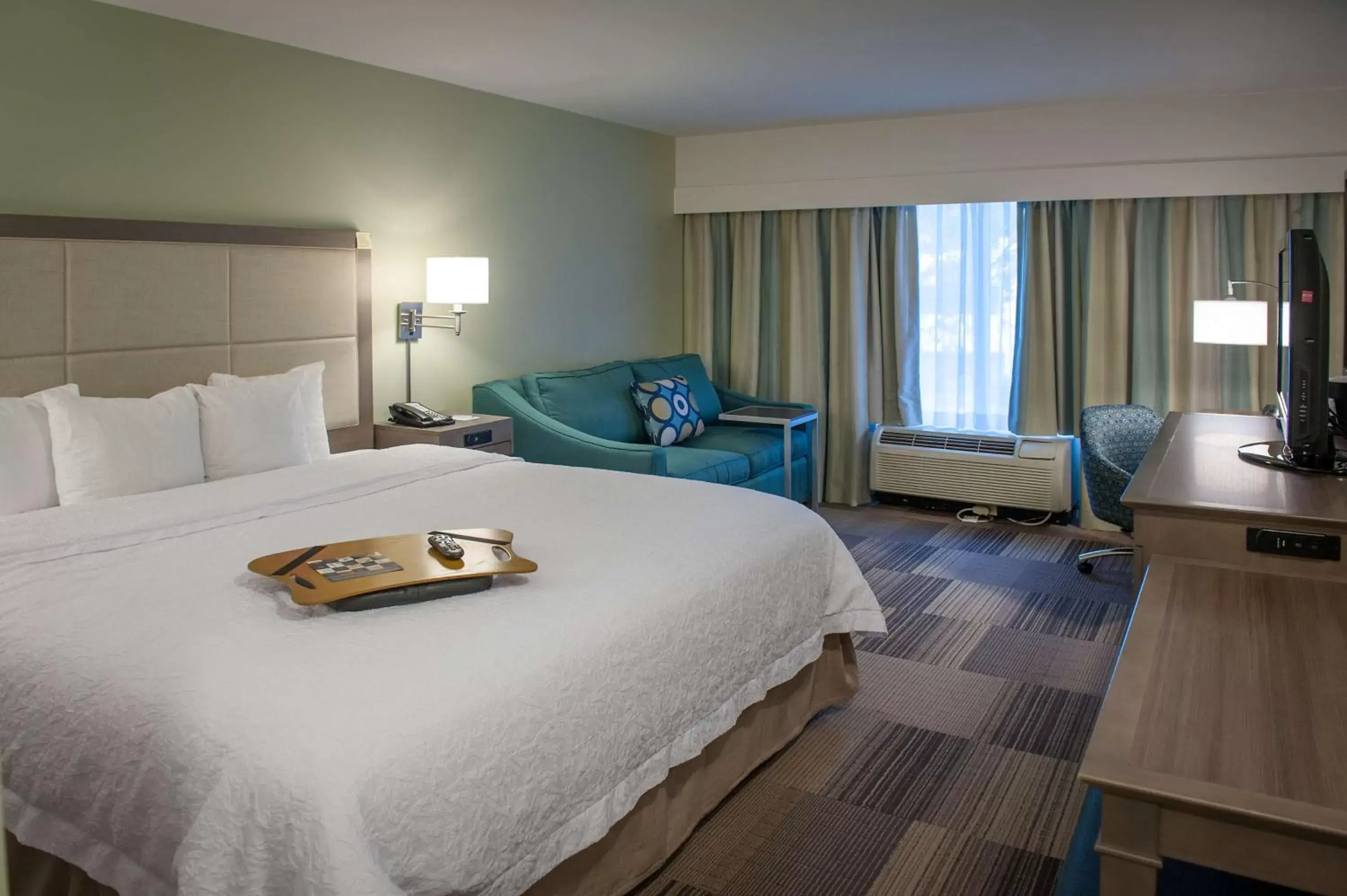 Bed in Hampton Inn & Suites New Orleans/Elmwood