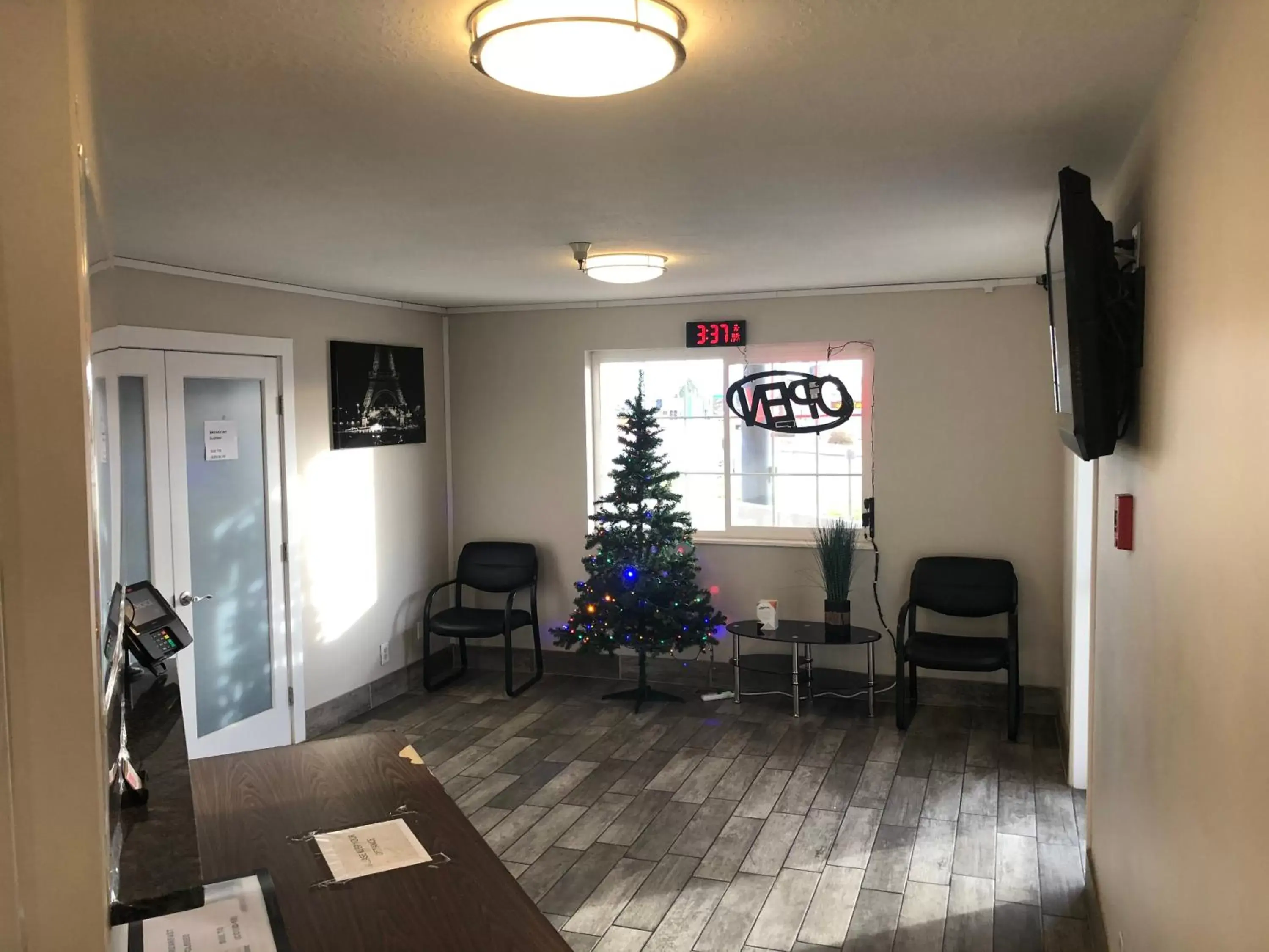 Seating Area in Ameri-Stay Inn & Suites