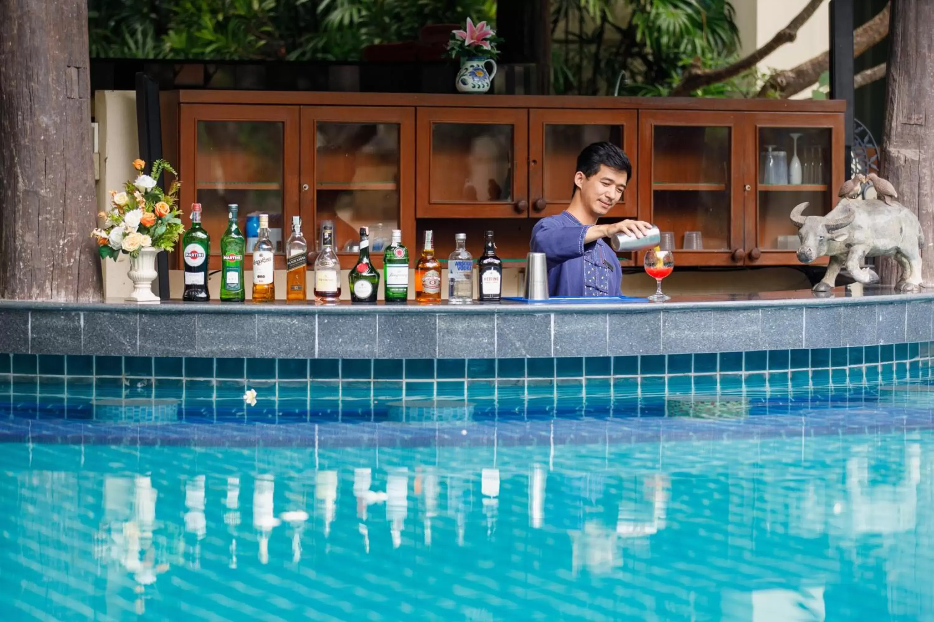 Lounge or bar, Swimming Pool in Centara Khum Phaya Resort & Spa, Centara Boutique Collection