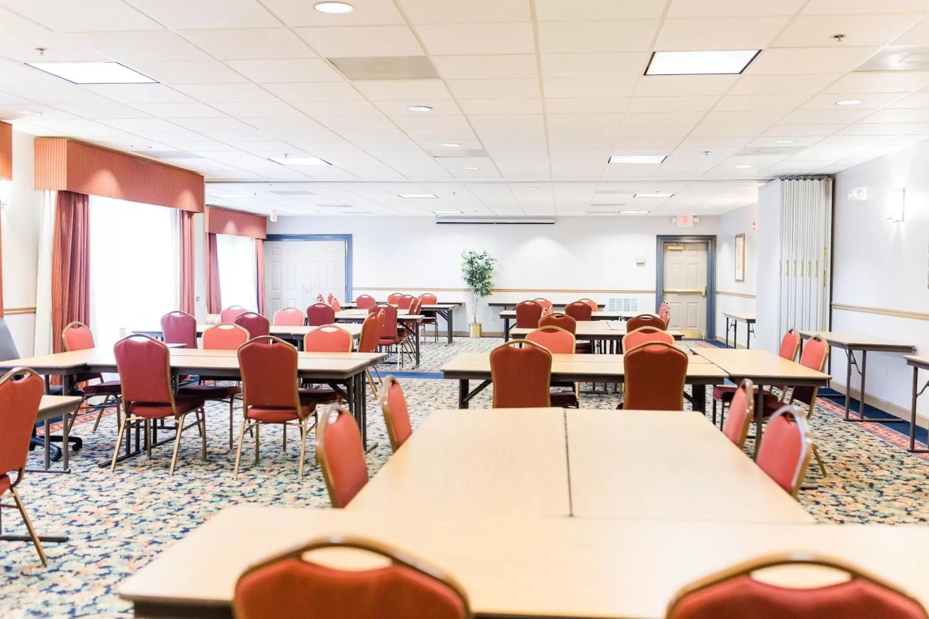 Meeting/conference room, Restaurant/Places to Eat in Country Inn & Suites by Radisson, Helen, GA