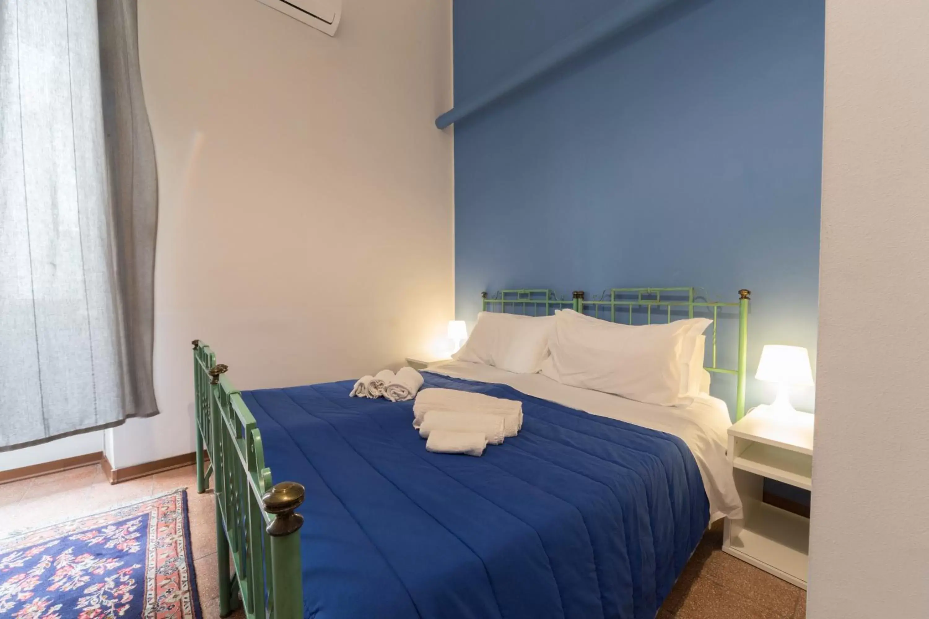 Bedroom, Bed in Tra L'Etna E Il Mare B&B