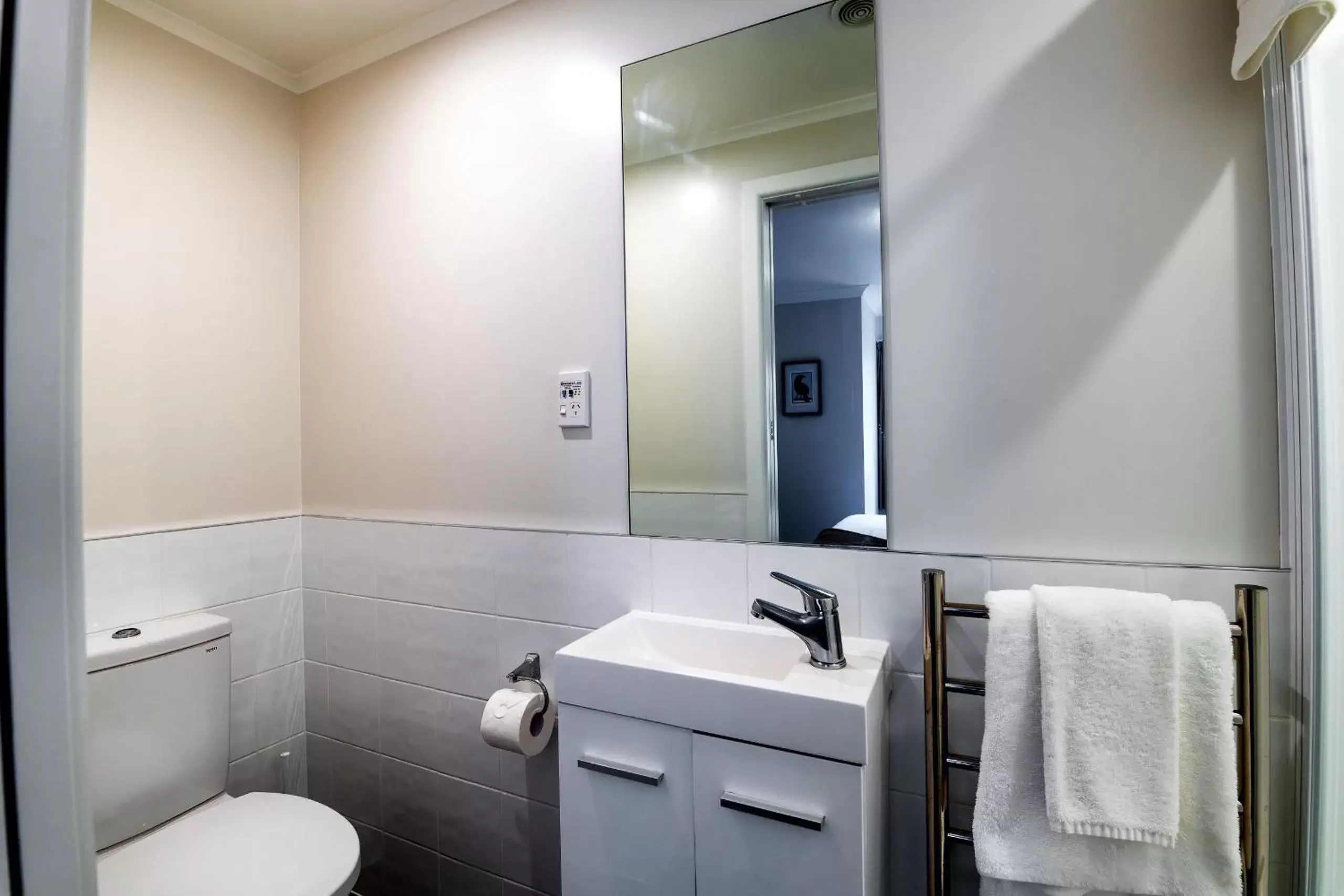 Toilet, Bathroom in Best Western Braeside Rotorua