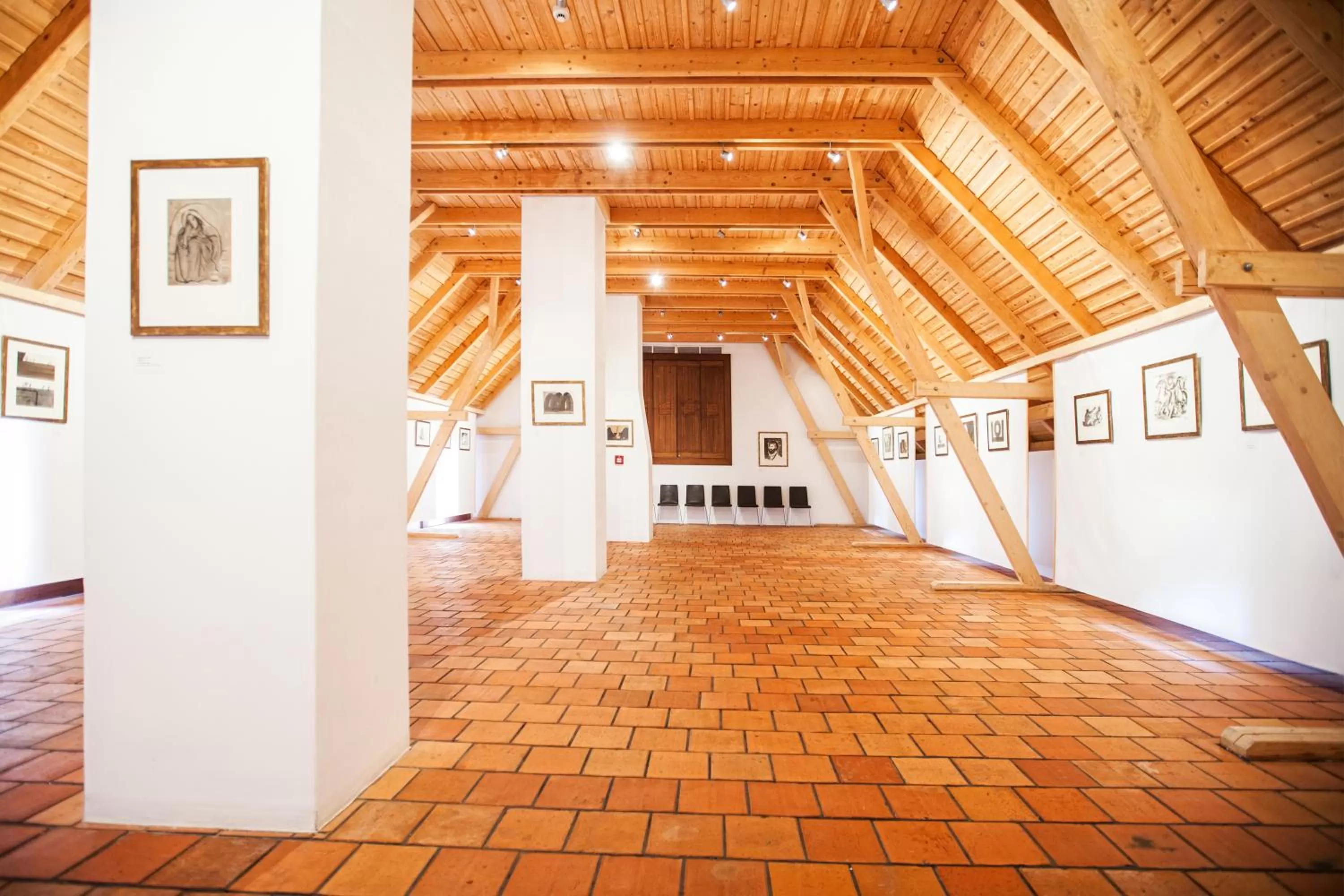 Communal lounge/ TV room in Sopron Monastery Hotel