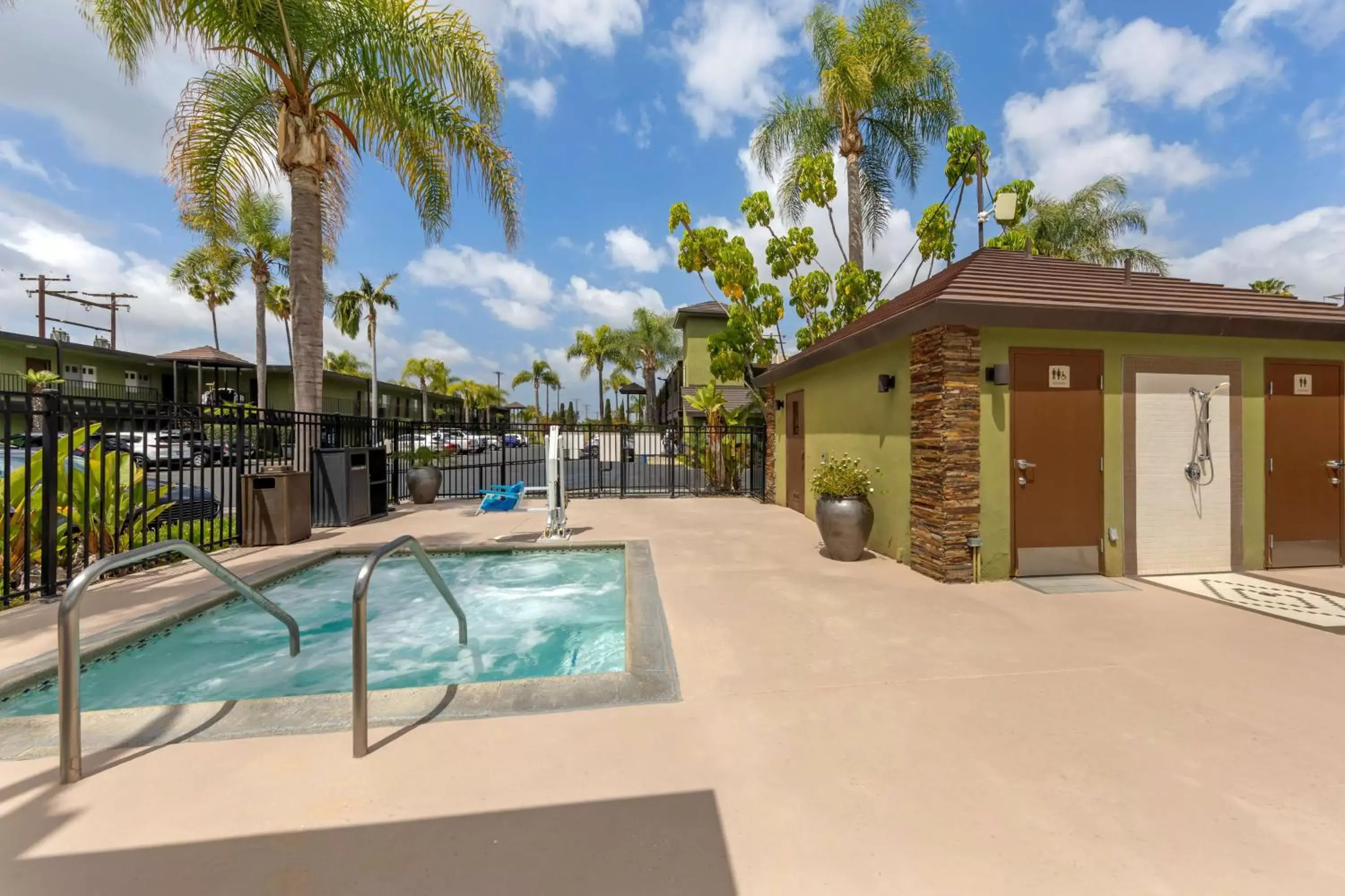 Pool view, Swimming Pool in Best Western Plus Pavilions