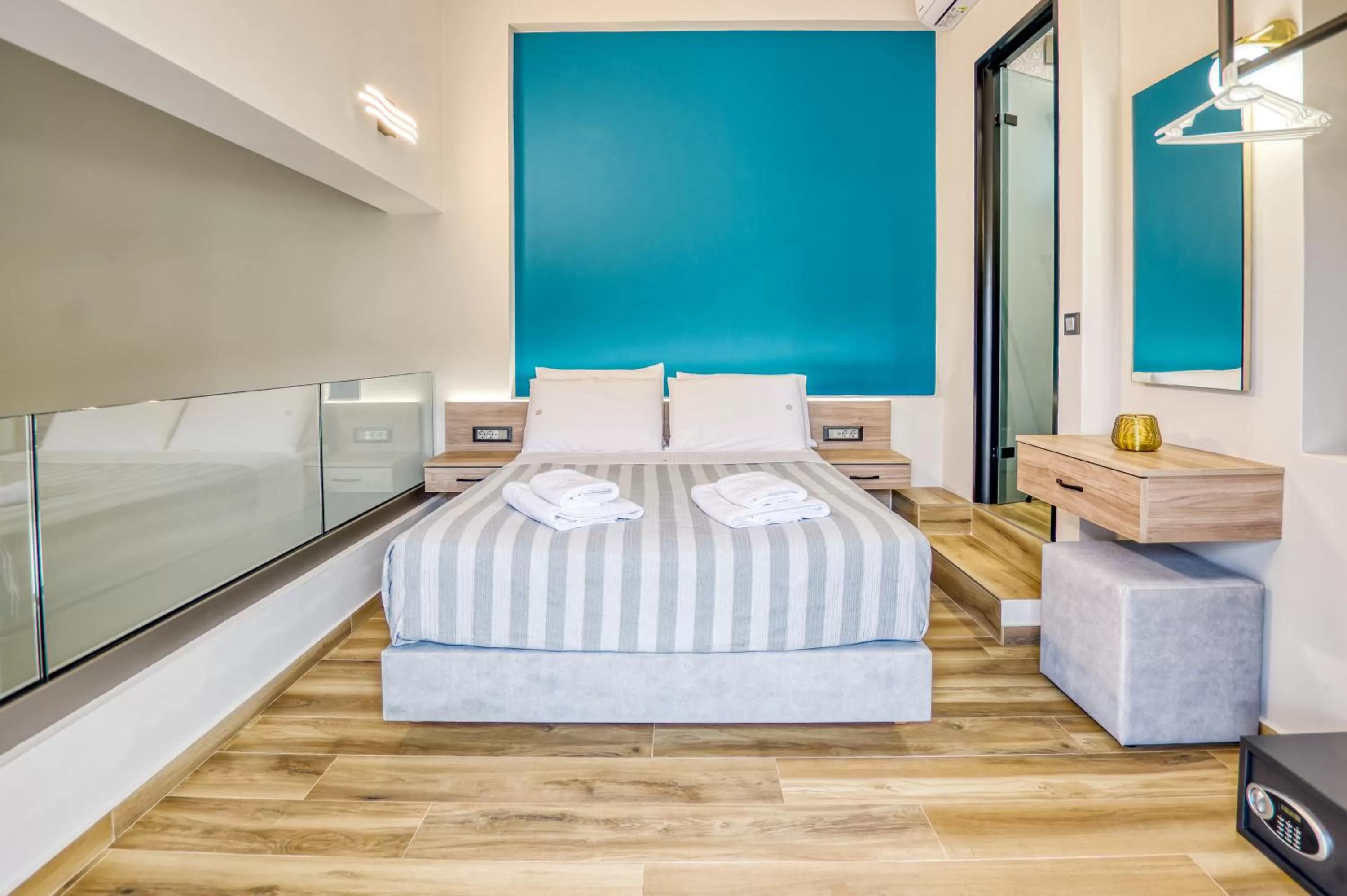 Bedroom, Bed in Sapphire Horizon Suites