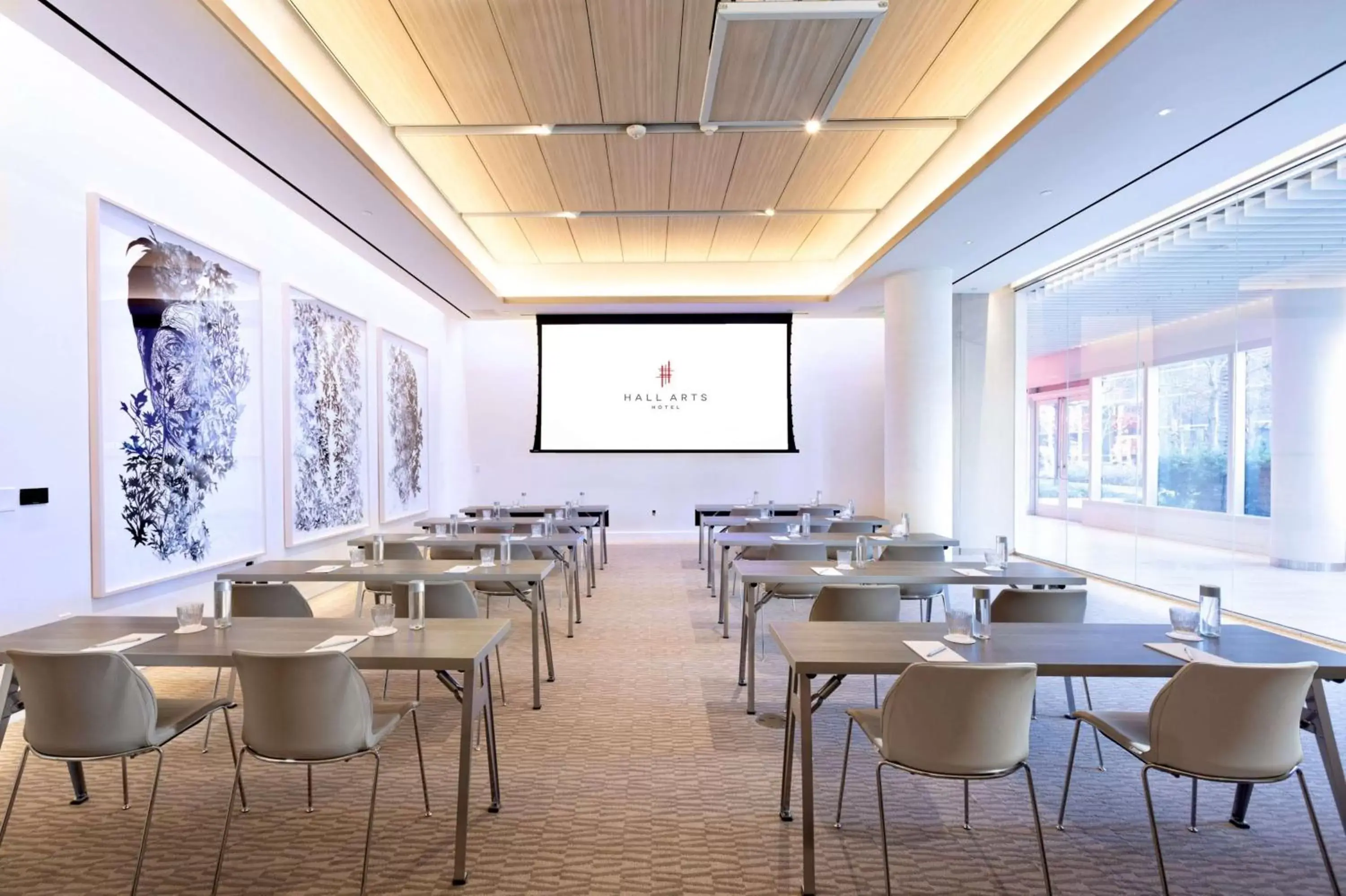 Meeting/conference room in HALL Arts Hotel Dallas, Curio Collection by Hilton
