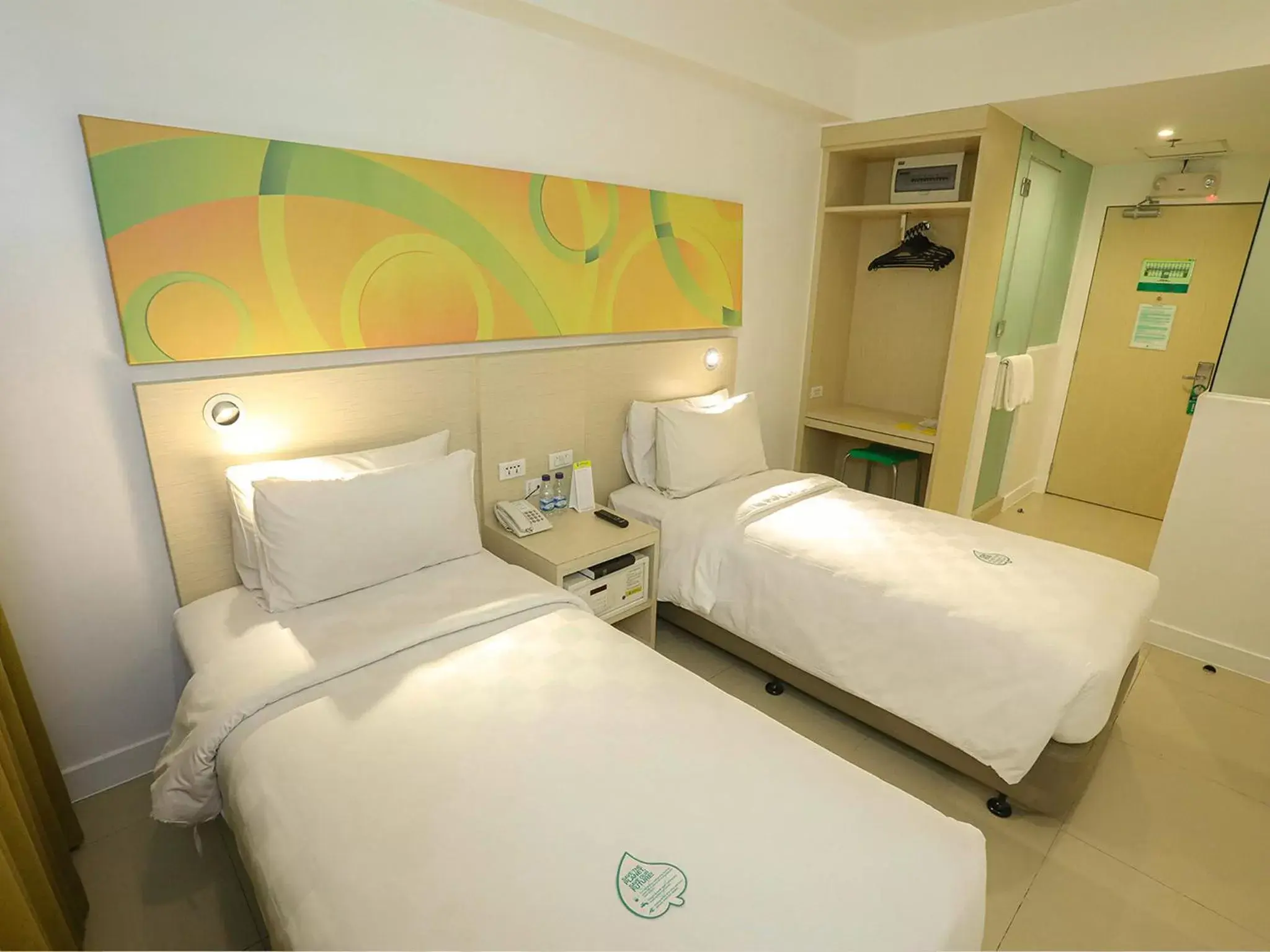 Bed in Go Hotels Timog