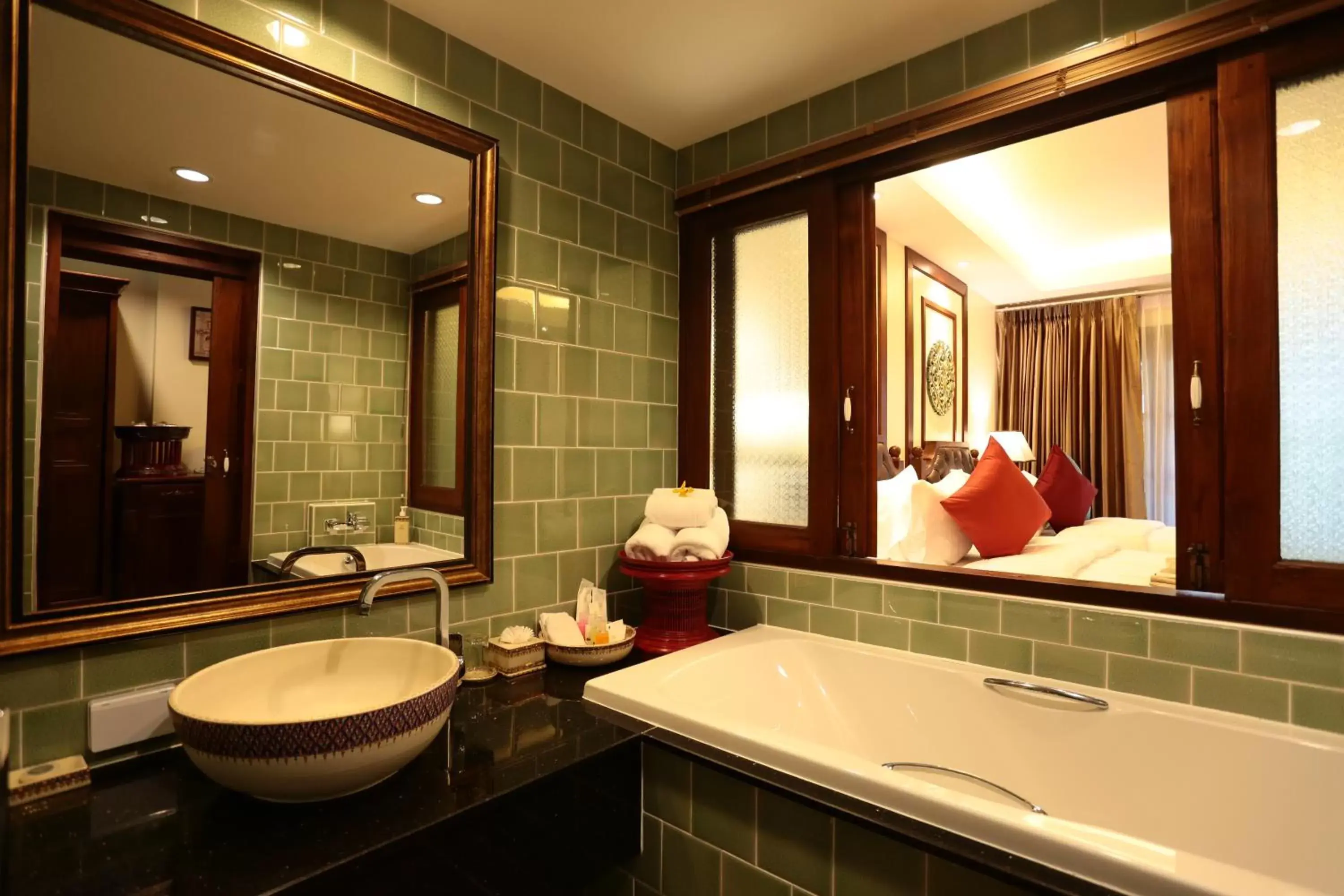 Shower, Bathroom in Viangluang Resort