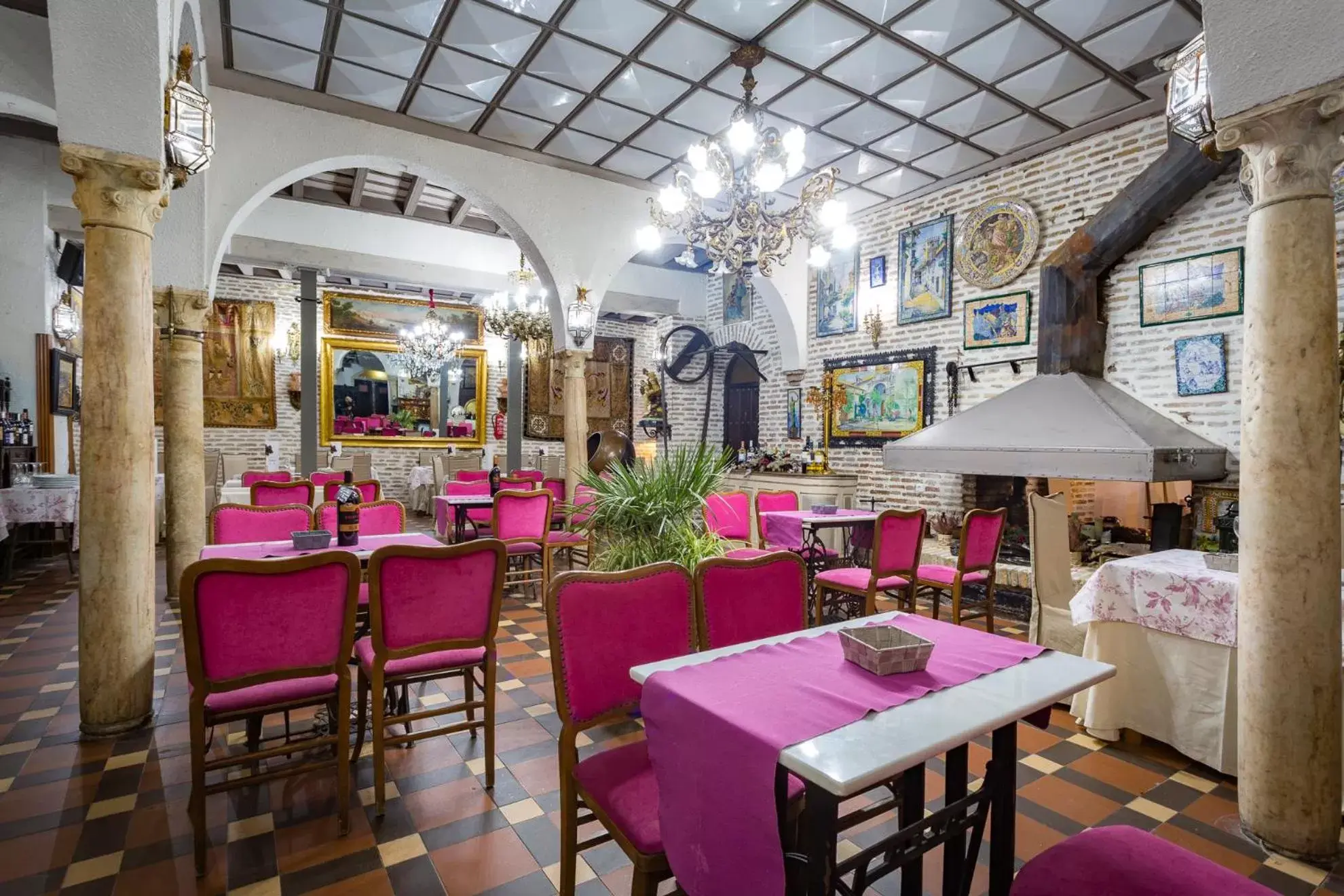 Property building, Restaurant/Places to Eat in Hotel Convento La Gloria