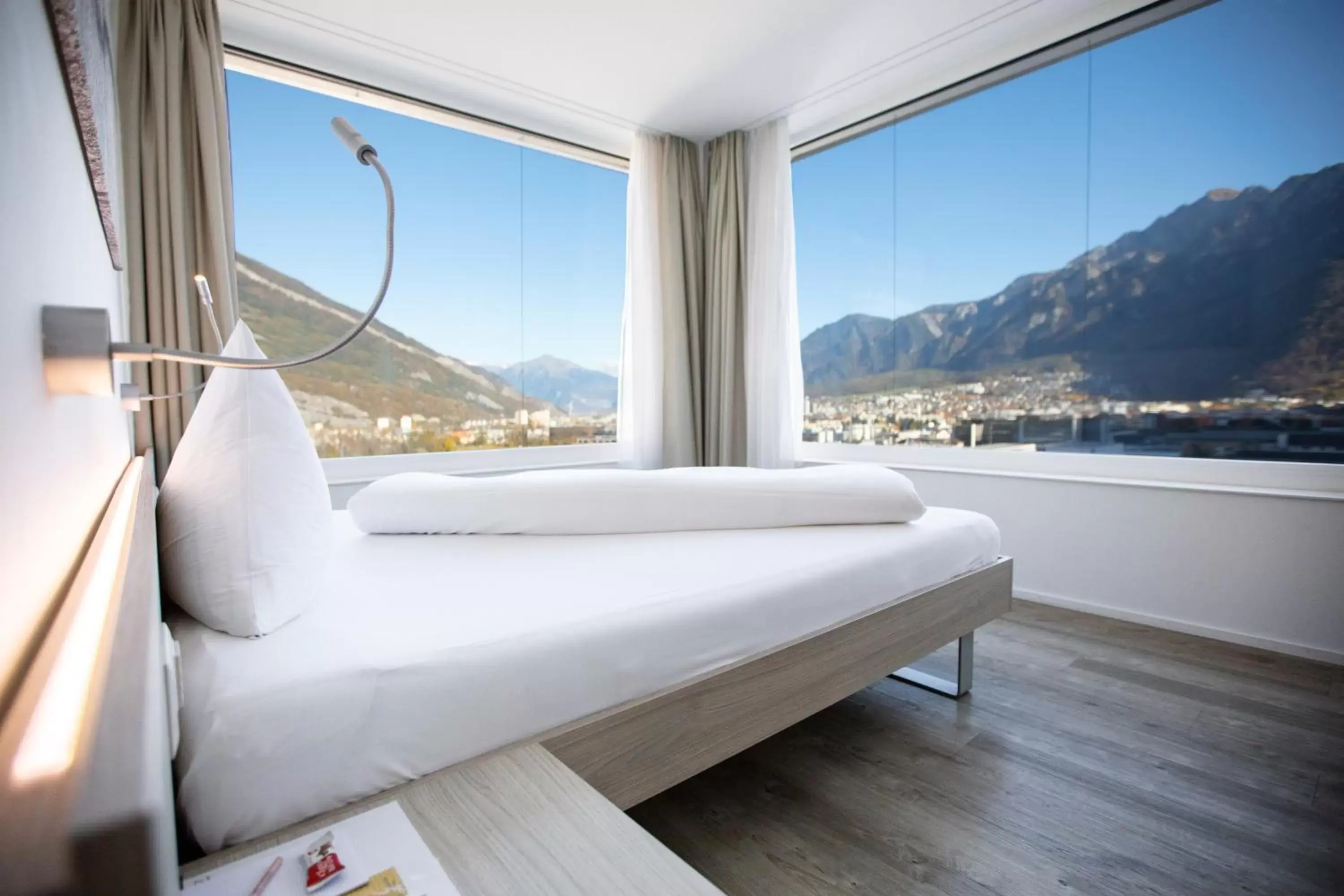 Bedroom, Mountain View in Mercure Chur City West