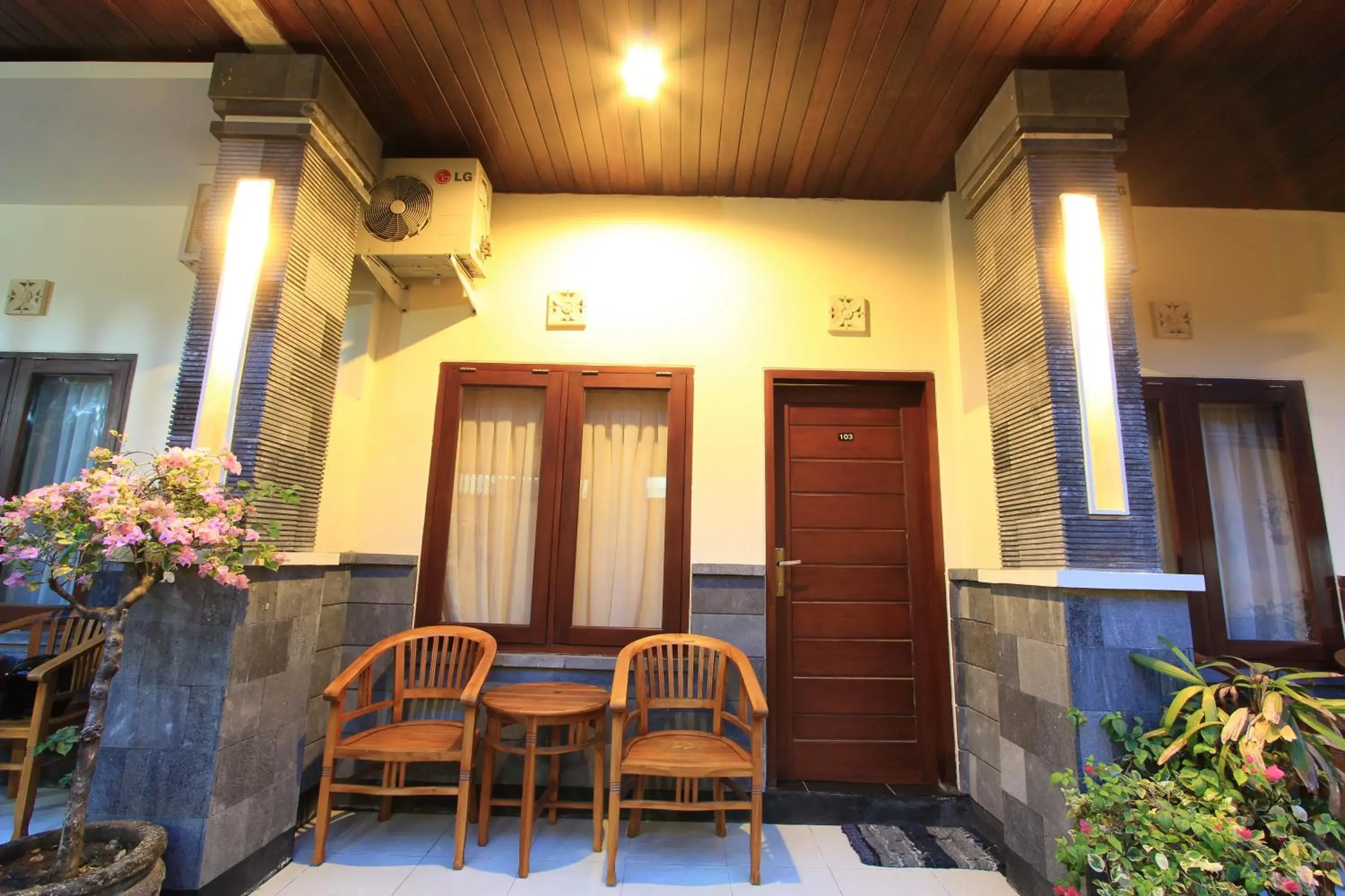 Balcony/Terrace in Surya Inn