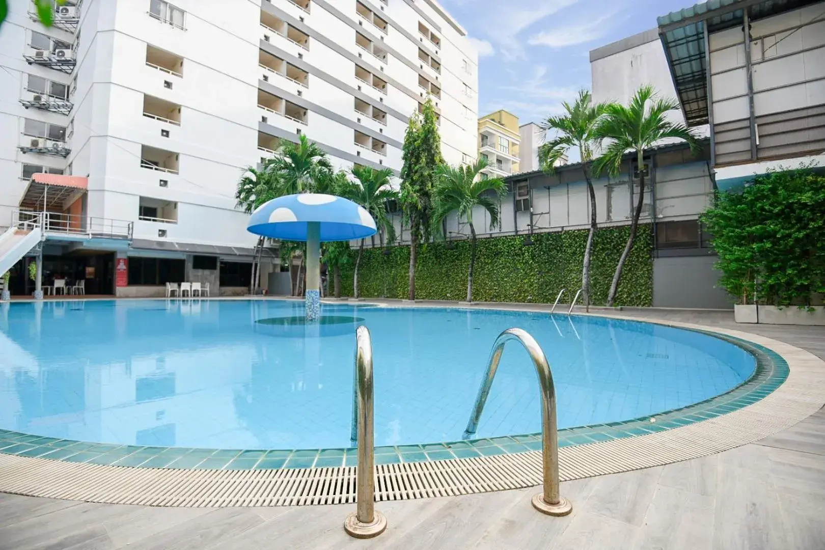 Swimming Pool in Pattaya Hiso Hotel