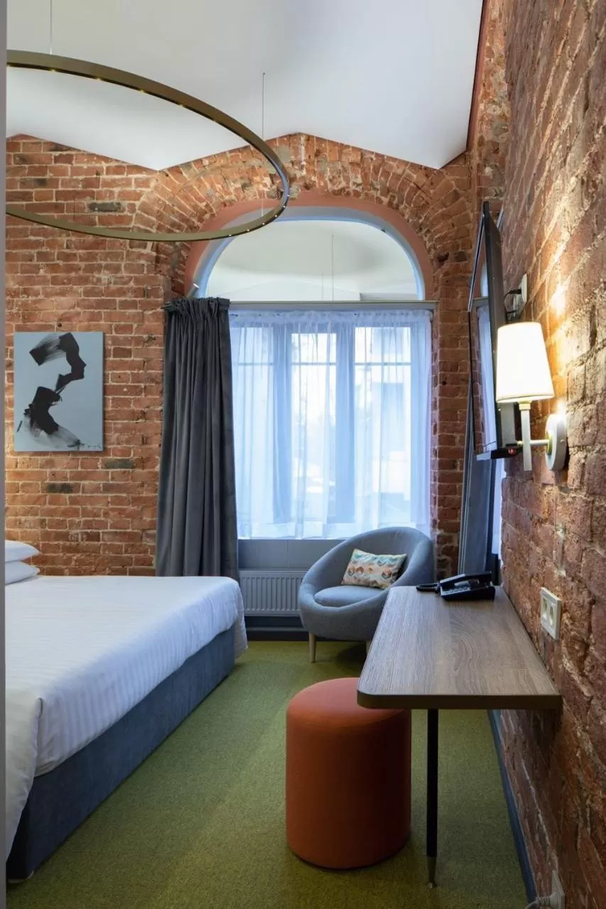 Living room, Bed in Four Rooms City