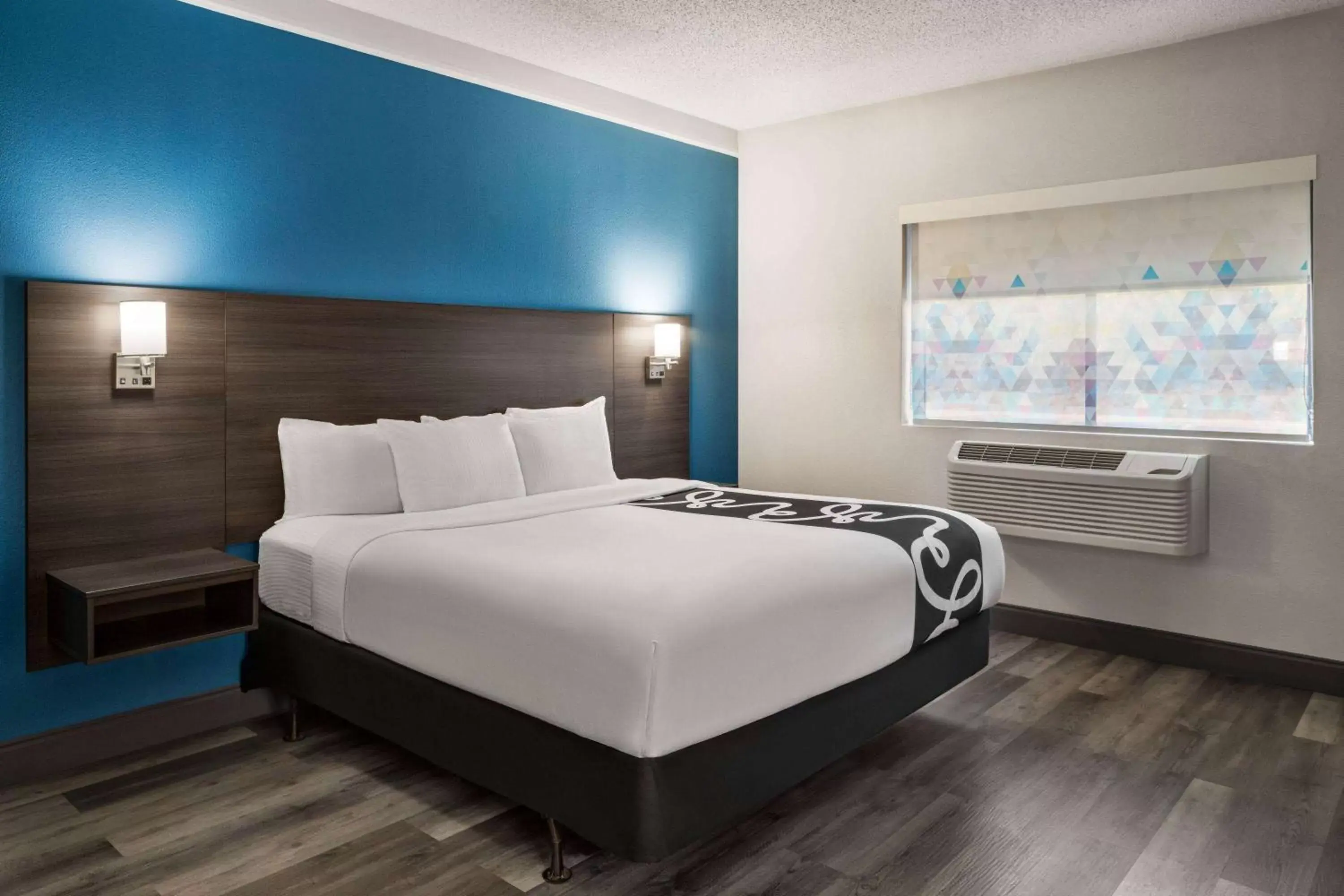 Photo of the whole room, Bed in La Quinta by Wyndham Round Rock North