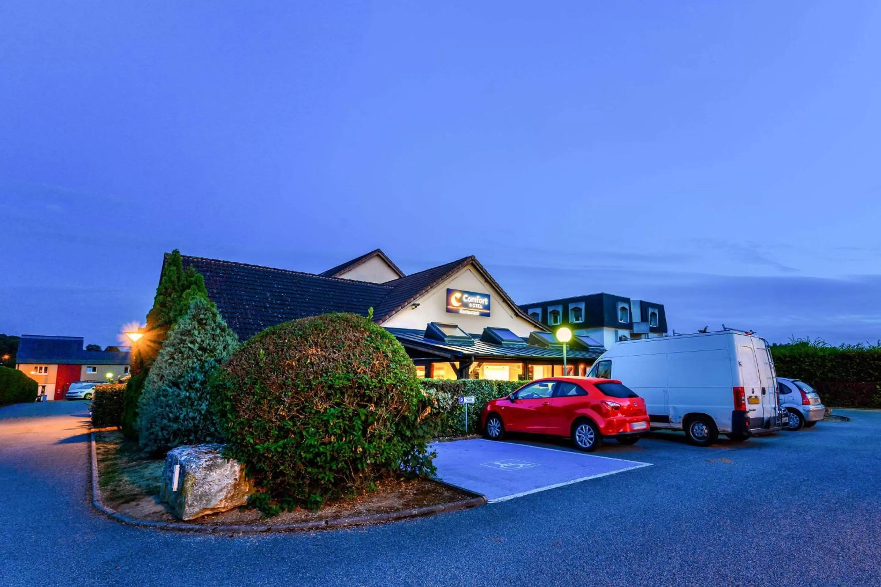 Property building in Comfort Hotel Evreux