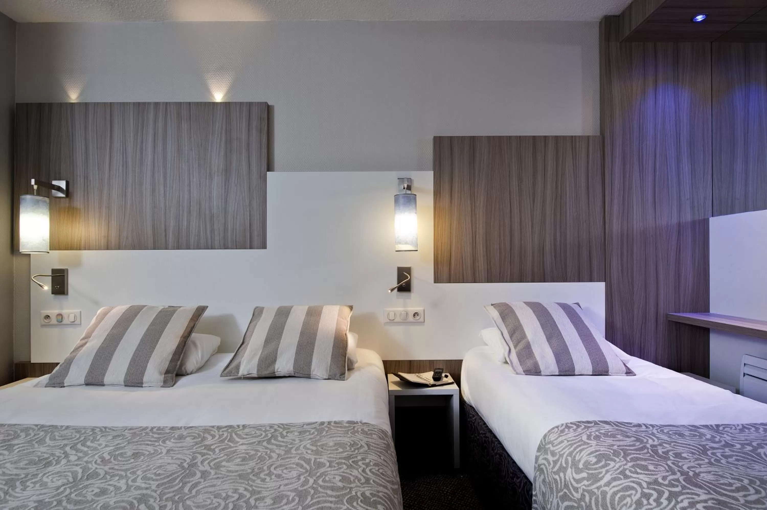 Bedroom, Bed in ibis Styles Melun