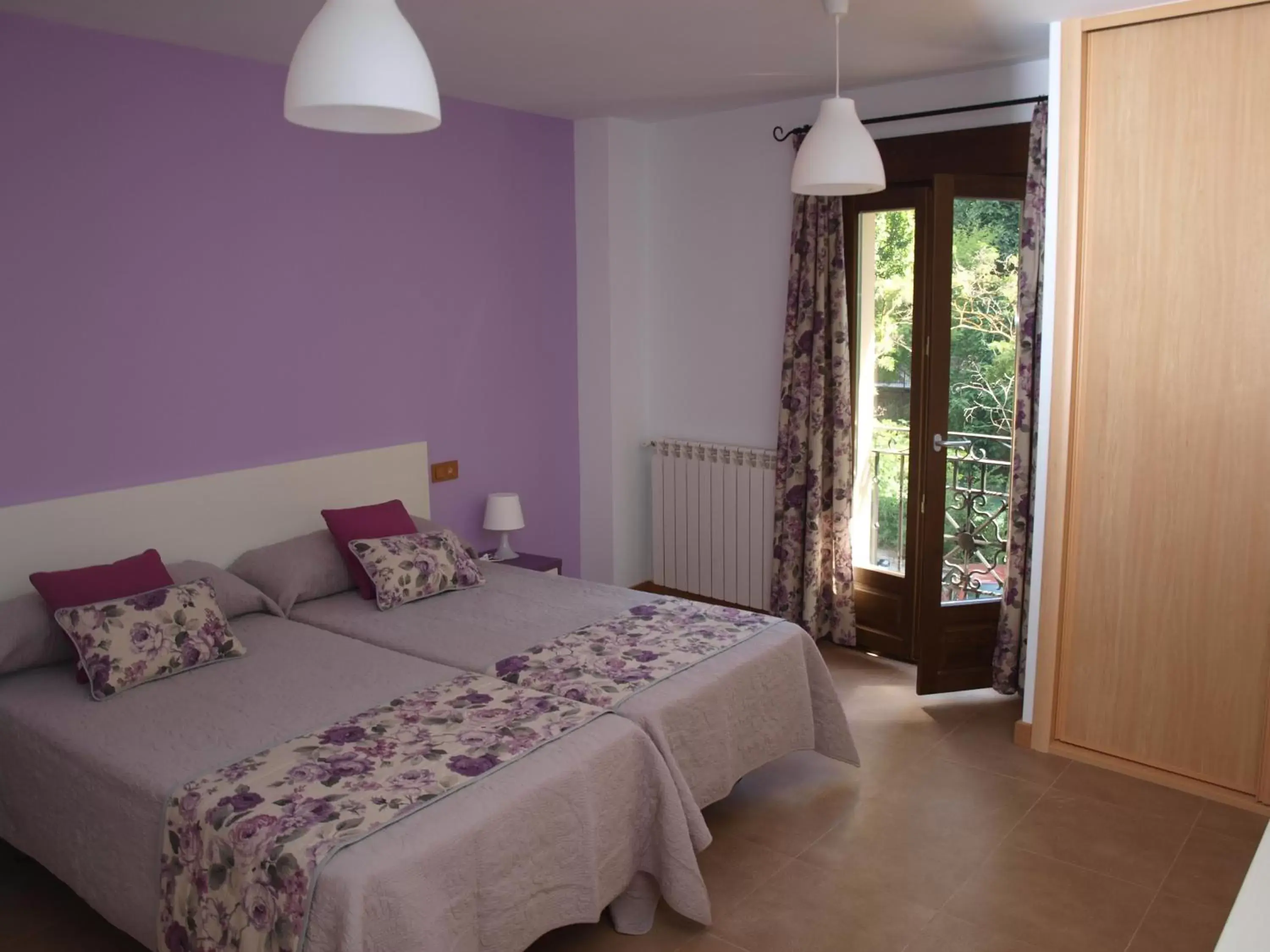 Photo of the whole room, Bed in Hostal La Ribera del Júcar