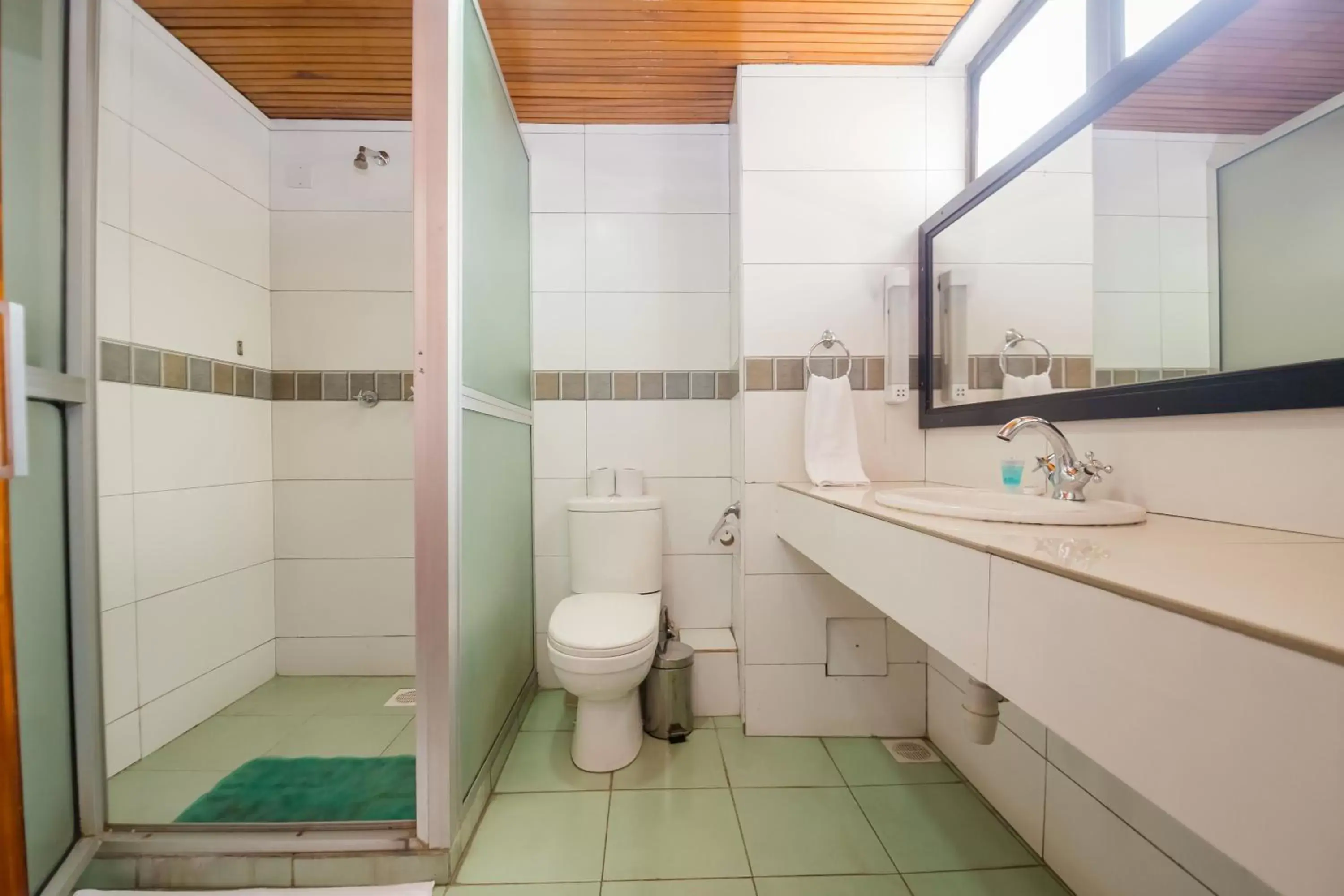 Bathroom in Marble Arch Hotel