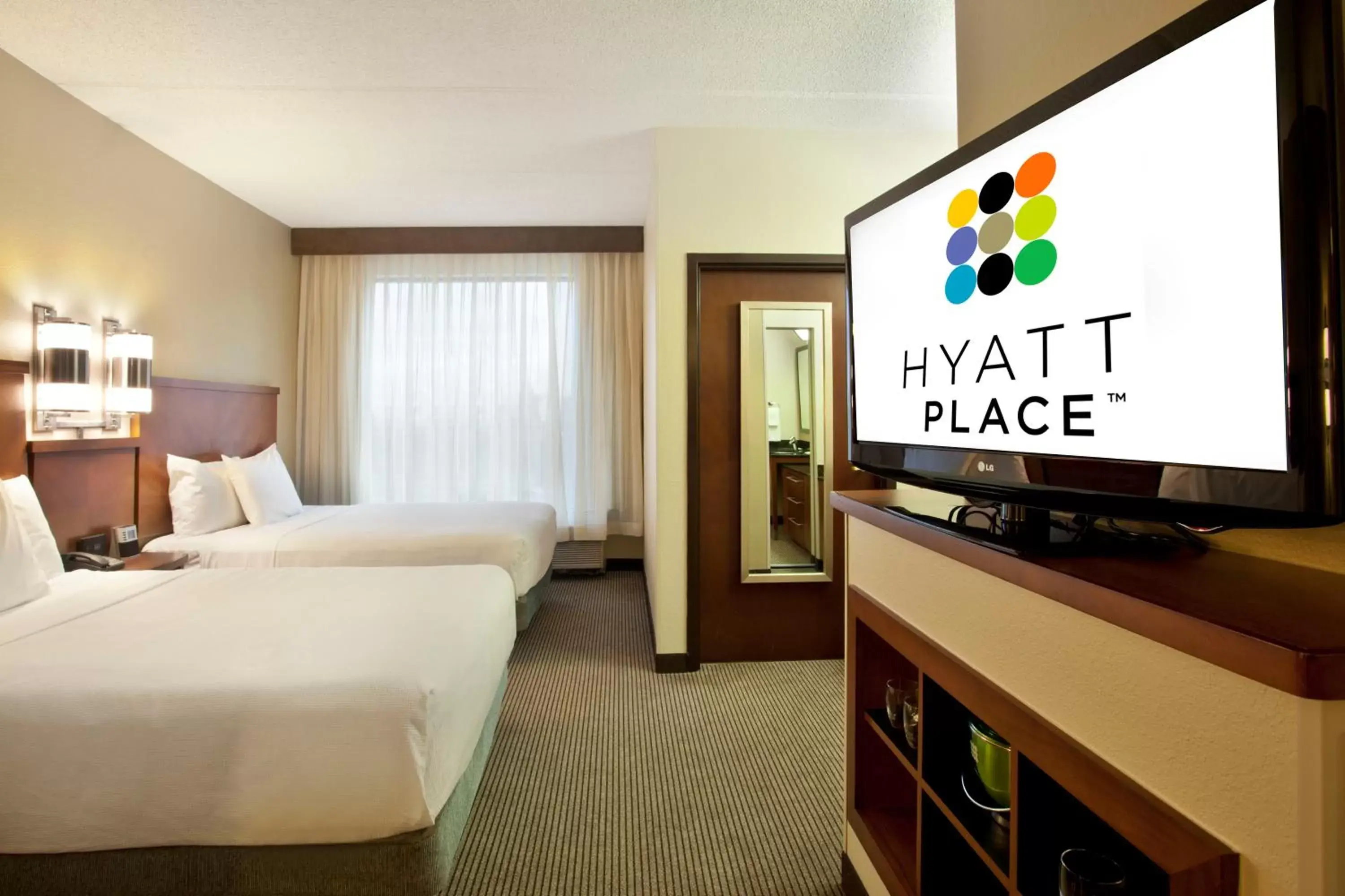 TV and multimedia in Hyatt Place Atlanta Airport North