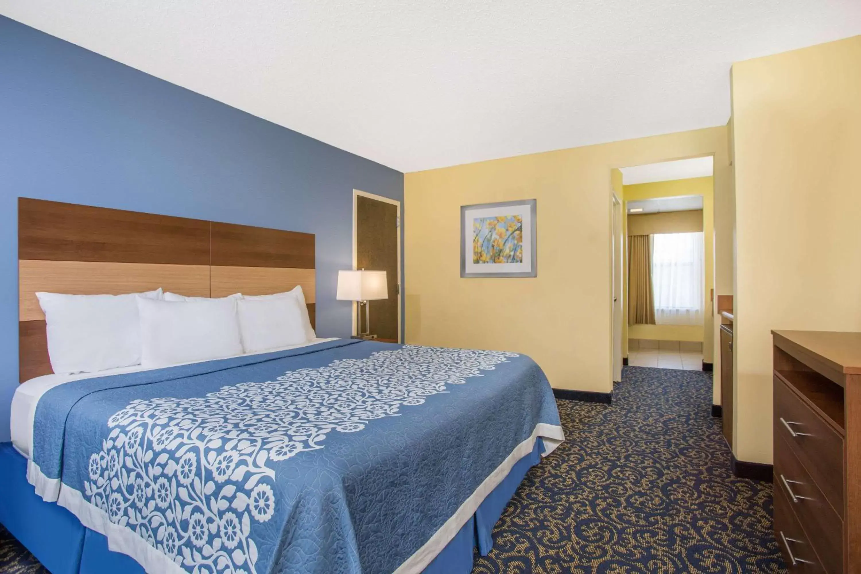 Photo of the whole room, Bed in Days Inn by Wyndham Raleigh-Airport-Research Triangle Park