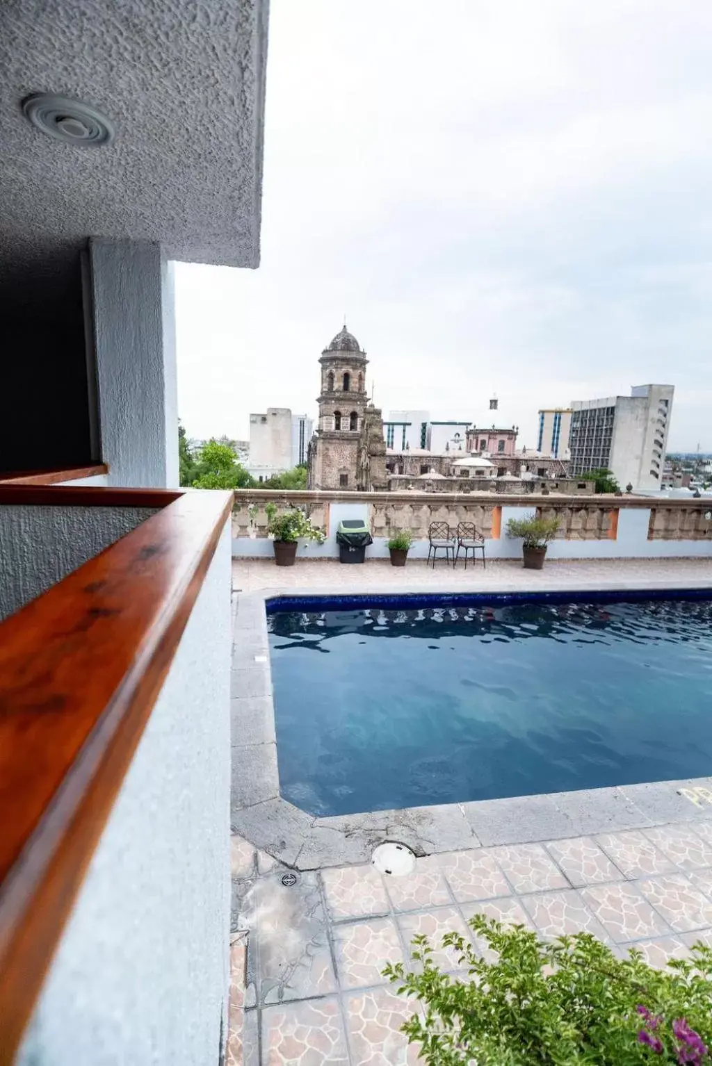 Swimming Pool in Hotel Santiago De Compostela - Guadalajara Centro Historico