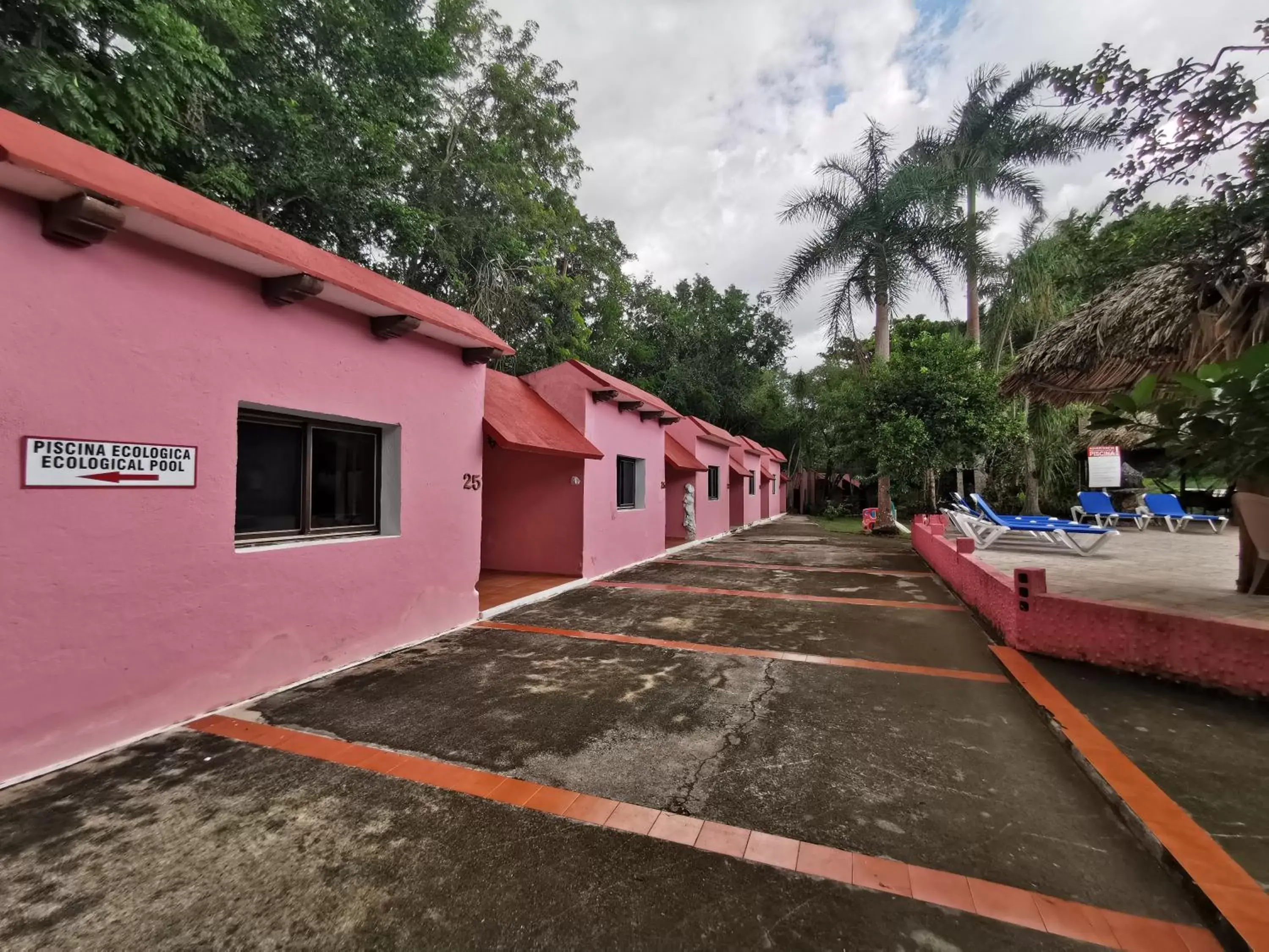 Property building in Hotel Doralba Inn Chichen Property building in Hotel Doralba Inn Chichen