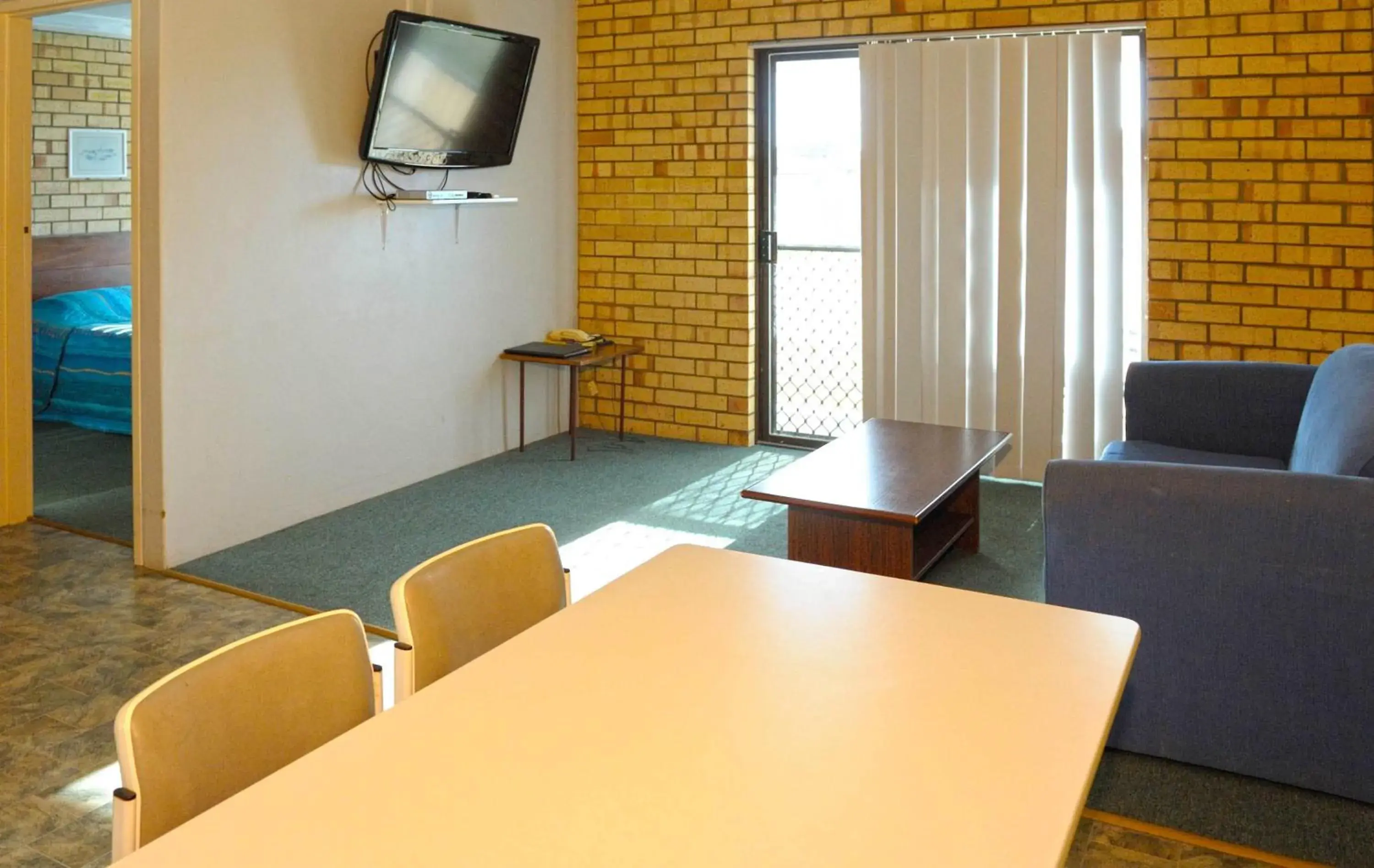 Day, TV/Entertainment Center in Abrolhos Reef Lodge