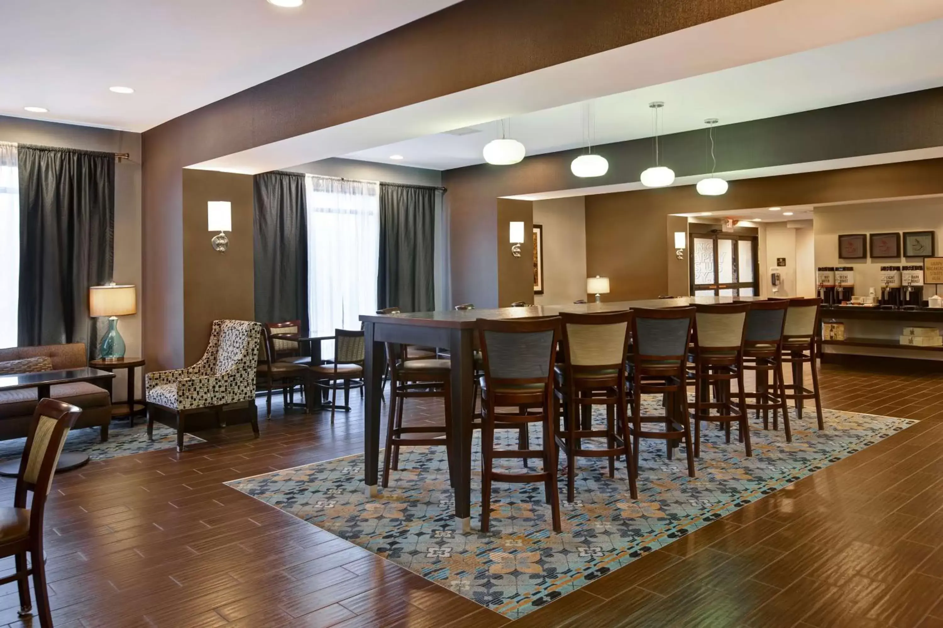 Dining area, Restaurant/Places to Eat in Hampton Inn Dekalb - Near the University