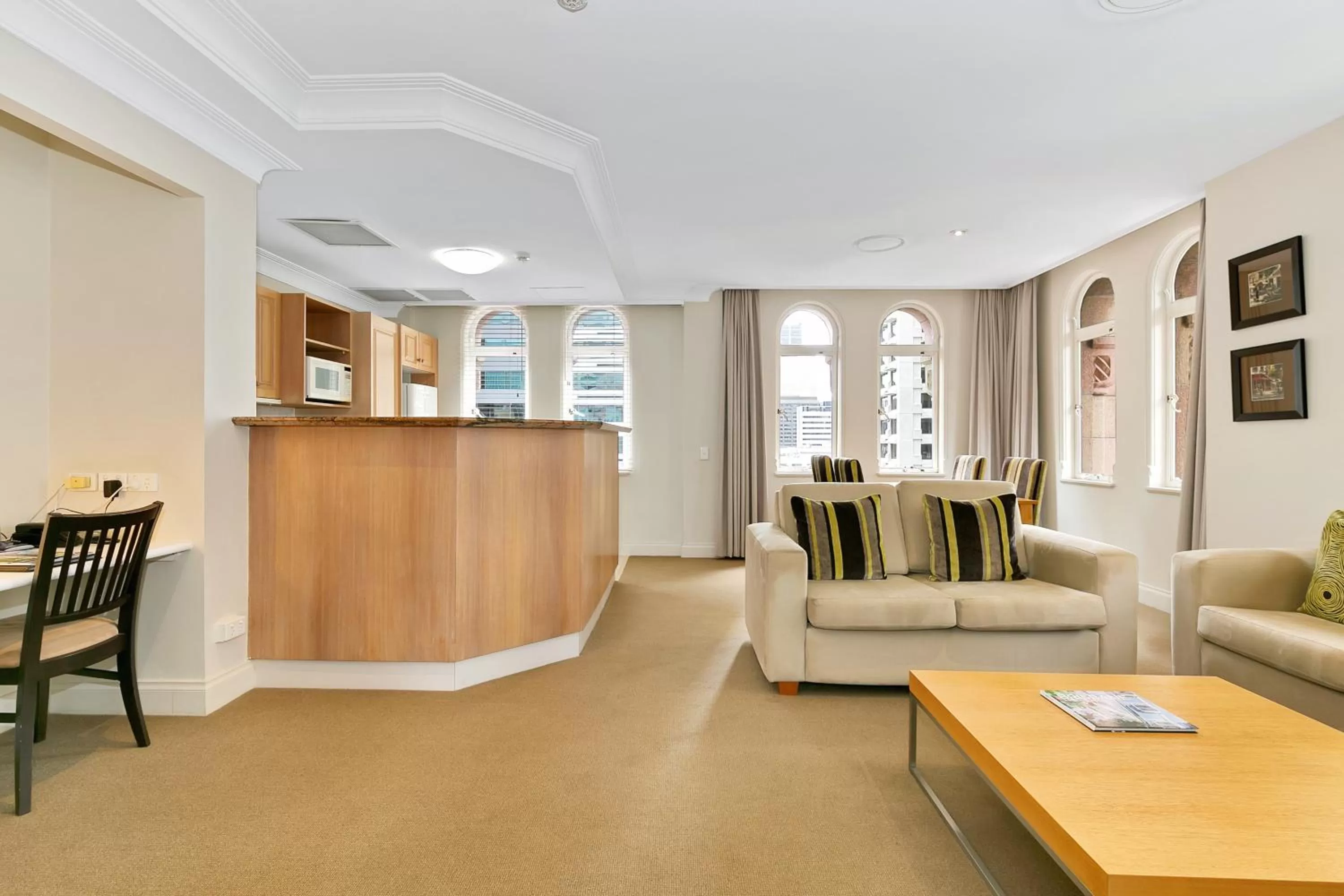 Kitchen or kitchenette in Manor Apartment Hotel