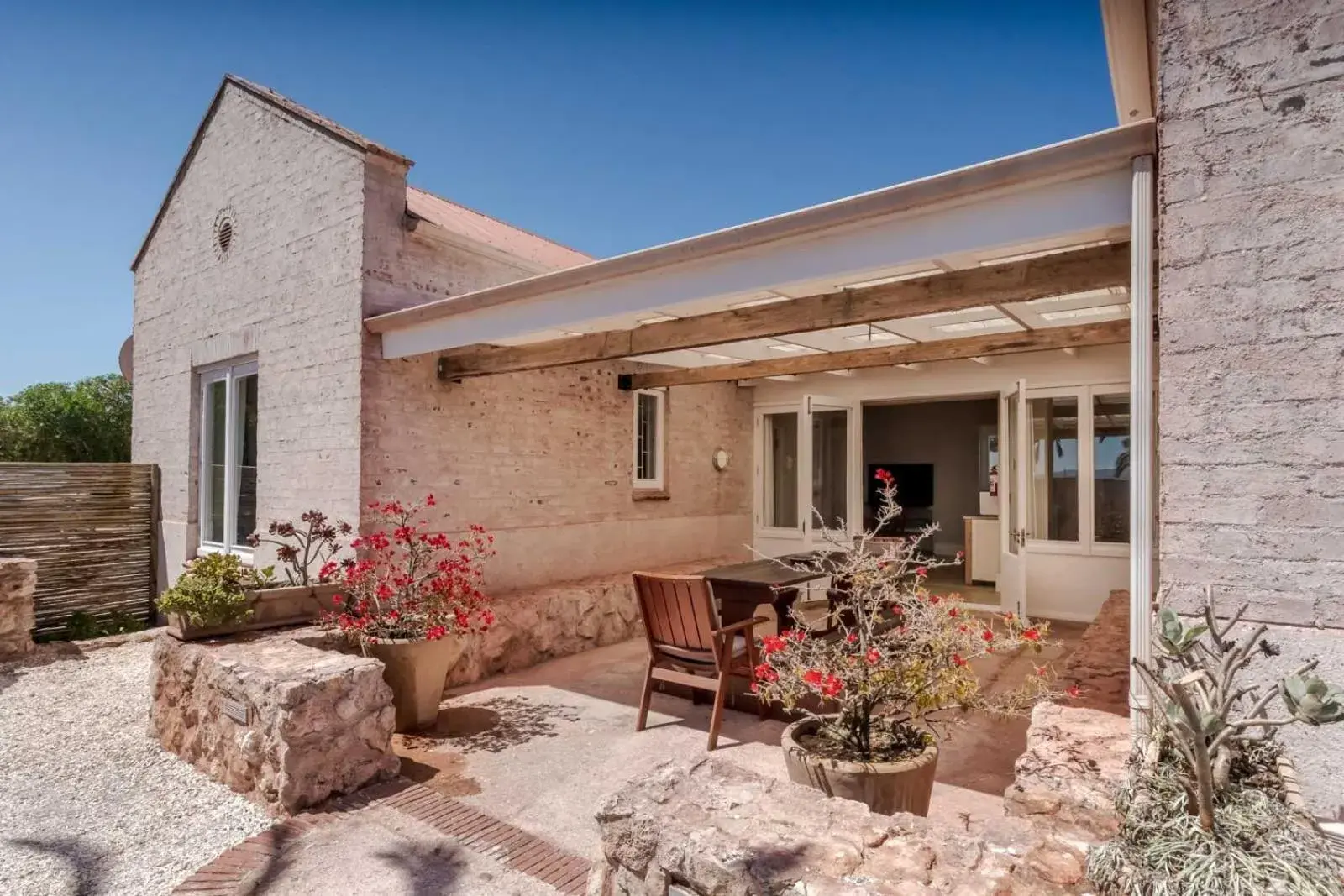 Property Building in Blue Bay Lodge