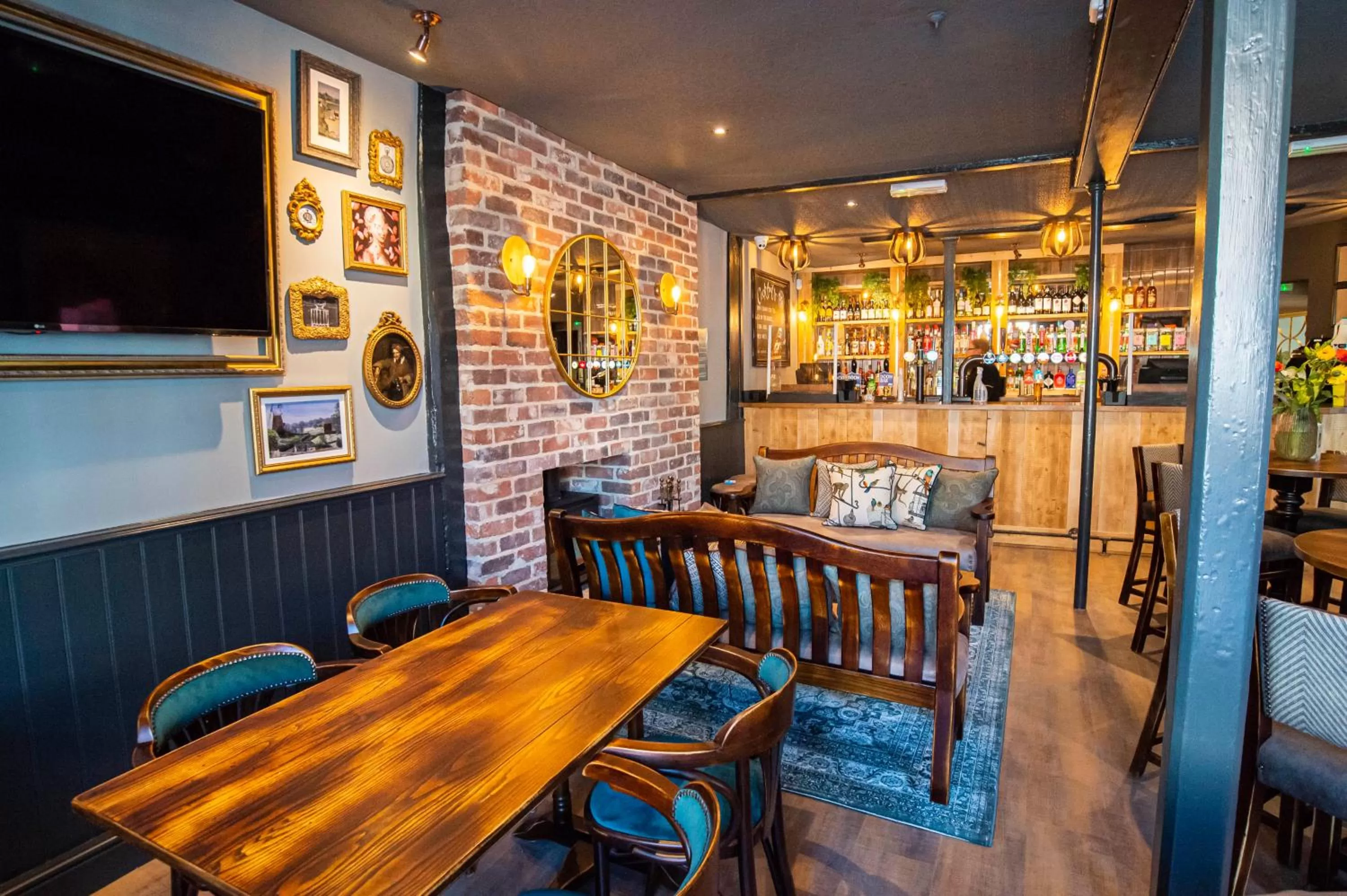 Lounge or bar in Kings Arms Hotel