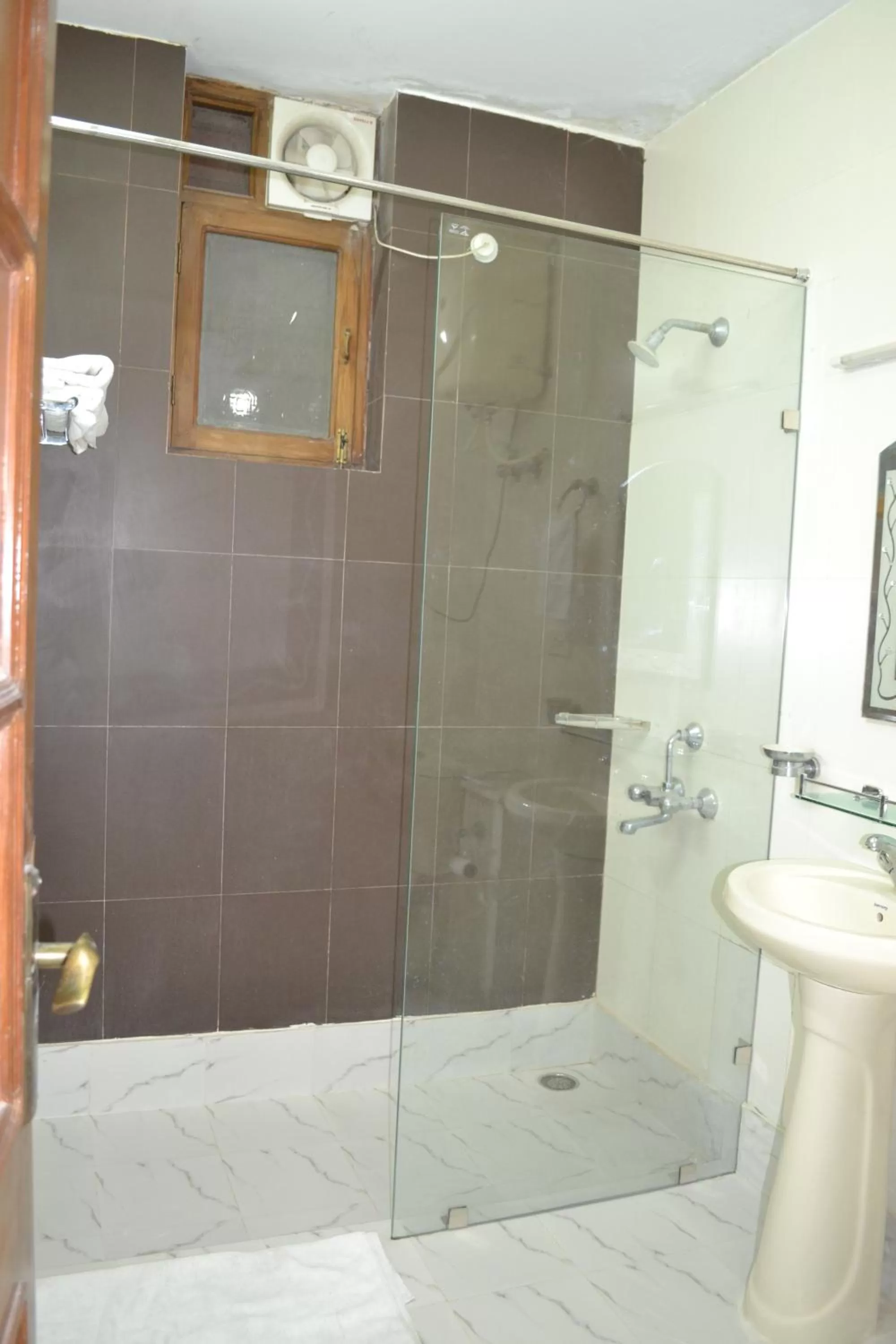 Bathroom in Raj Cottage Ganga Vatika