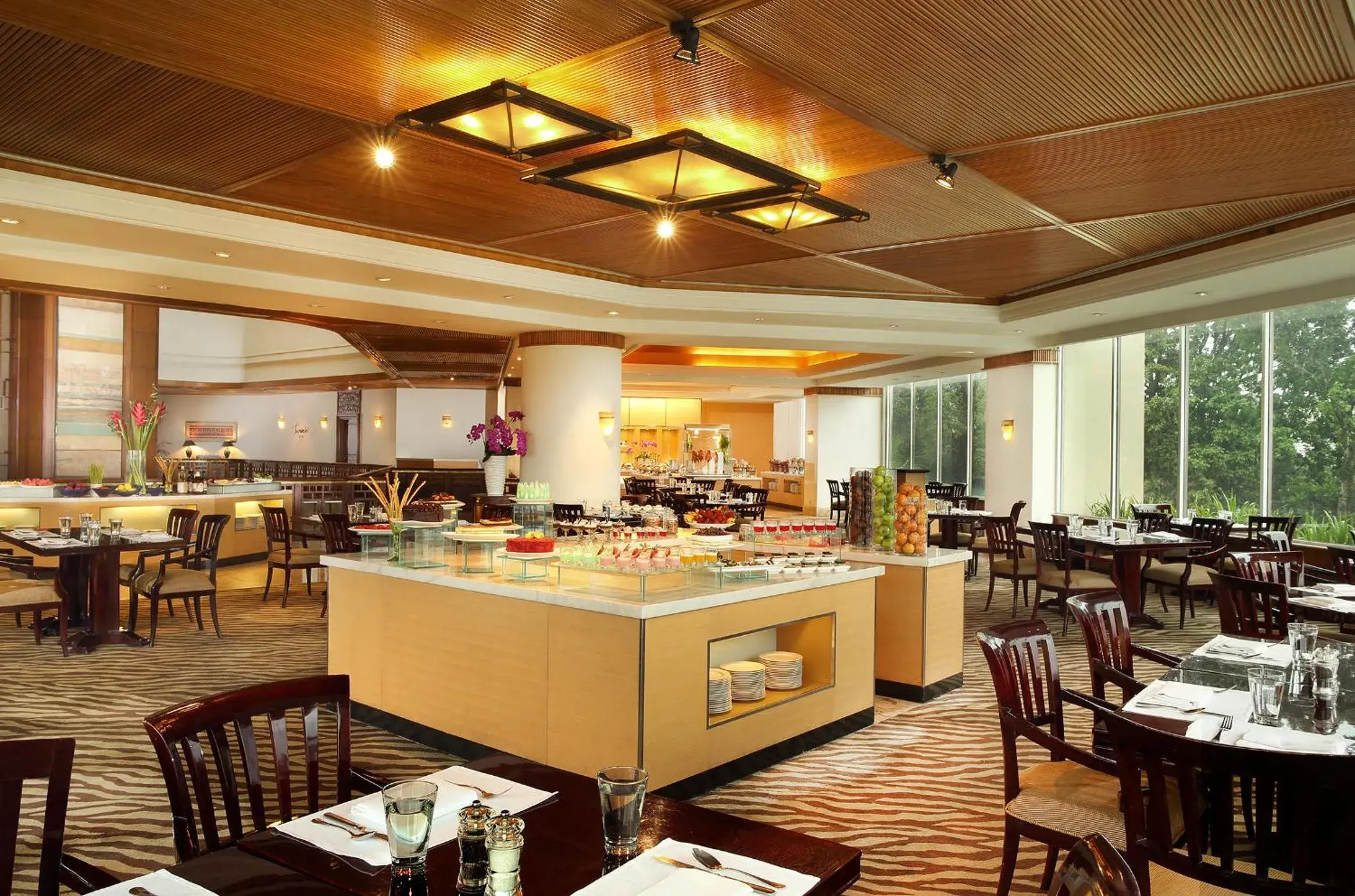 Restaurant/Places to Eat in Hotel Aryaduta Bandung