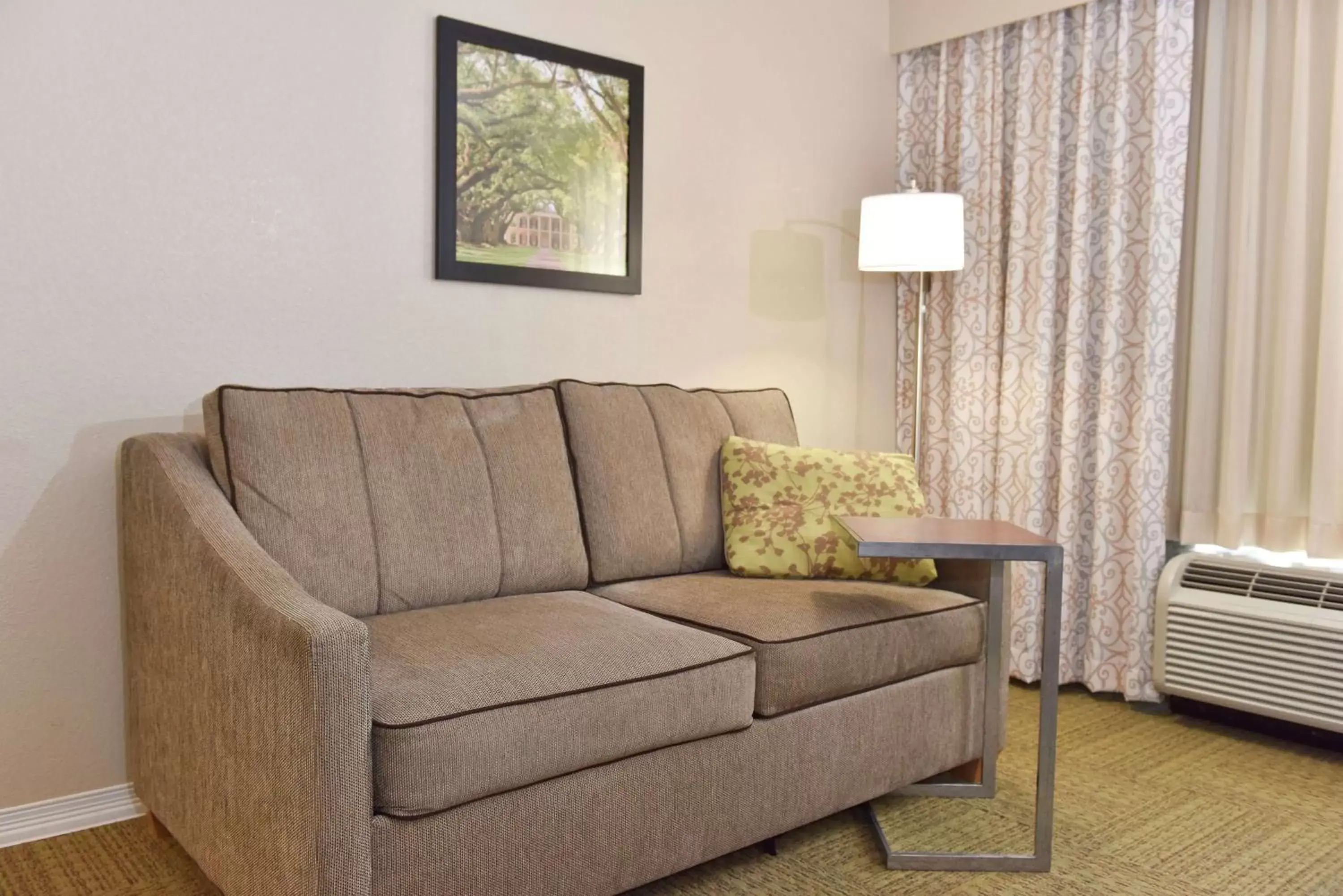 Living room, Seating Area in Hampton Inn & Suites Alexandria