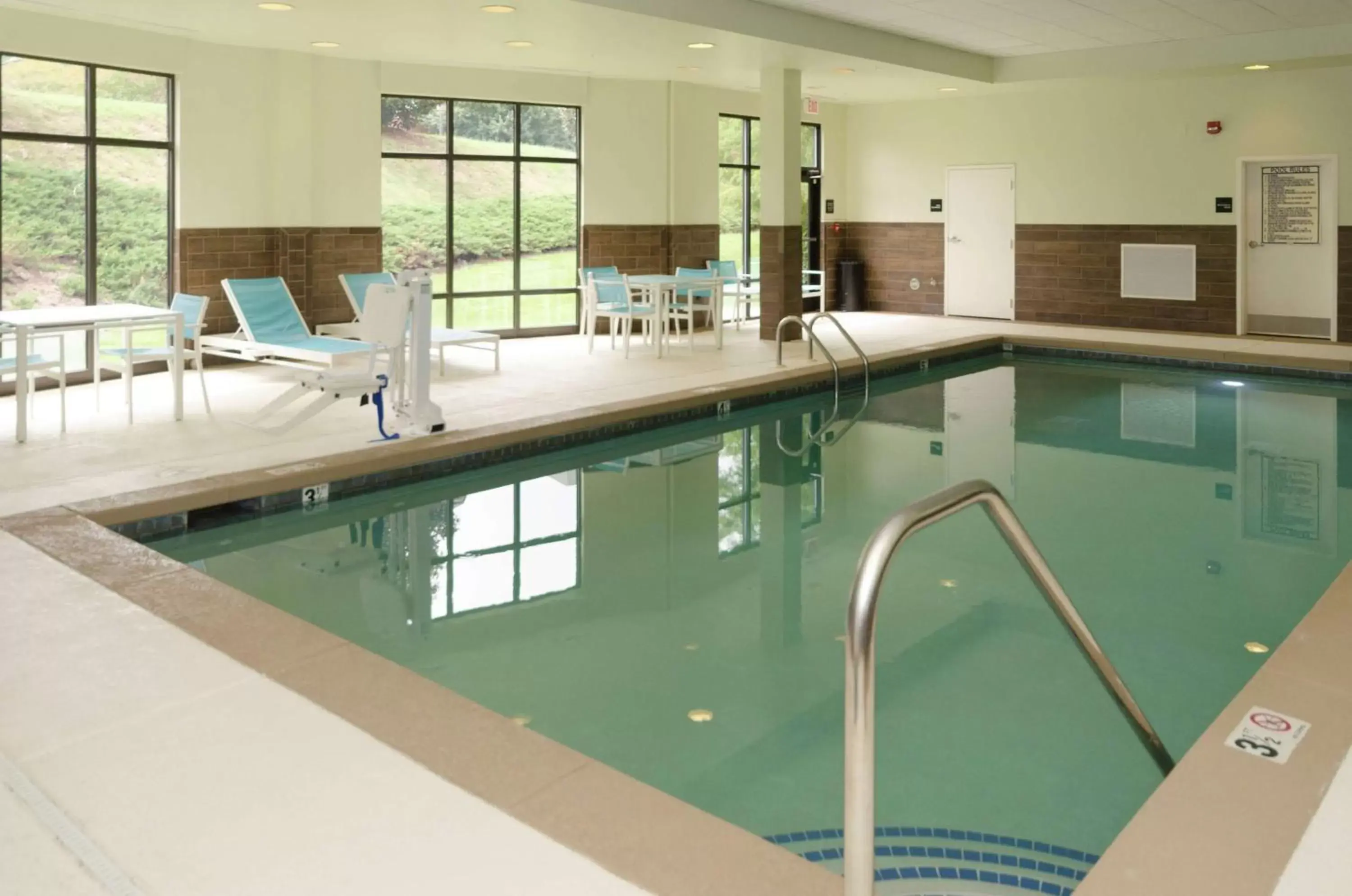 Pool view, Swimming Pool in Hampton Inn Hickory