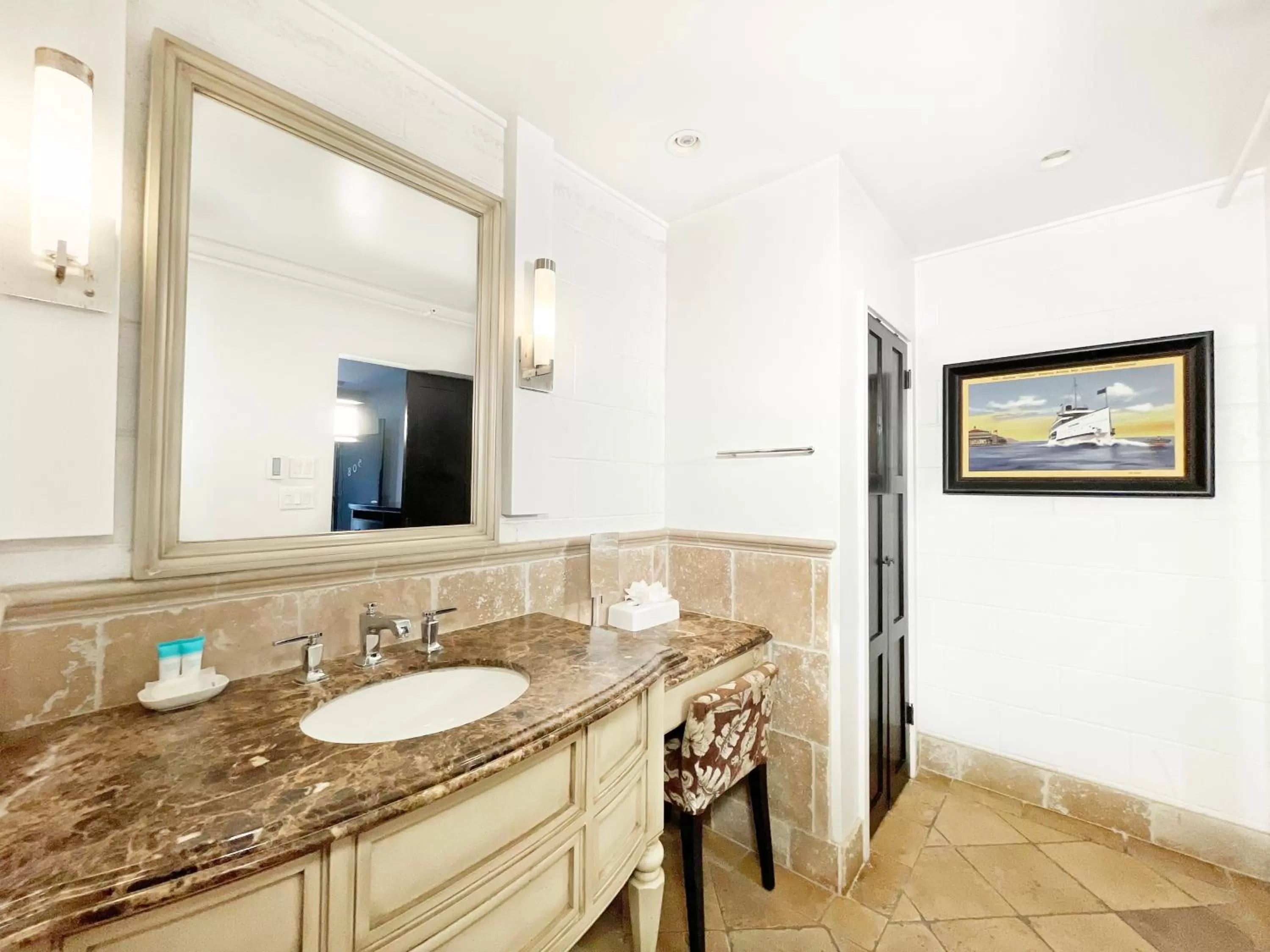 Bathroom in Catalina Courtyard Suites